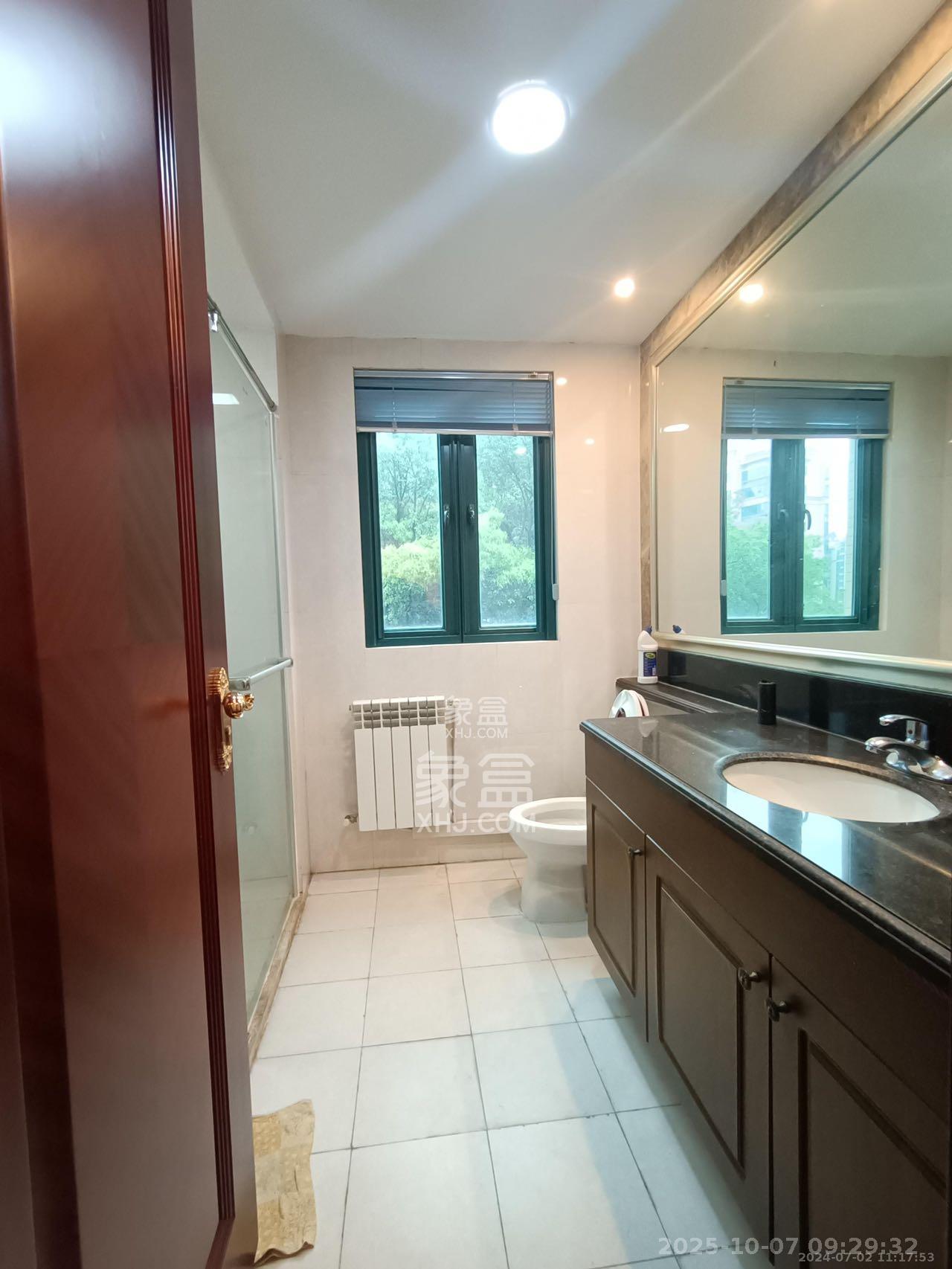 恒大城 3室2厅1卫 2600.0元/月 恒大城 3室2厅1卫 2600.0元/月室内图