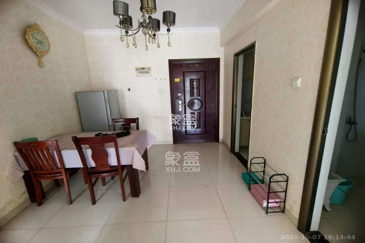 湘腾城市广场 2室2厅1卫 2300.0元/月 湘腾城市广场 2室2厅1卫 2300.0元/月室内图