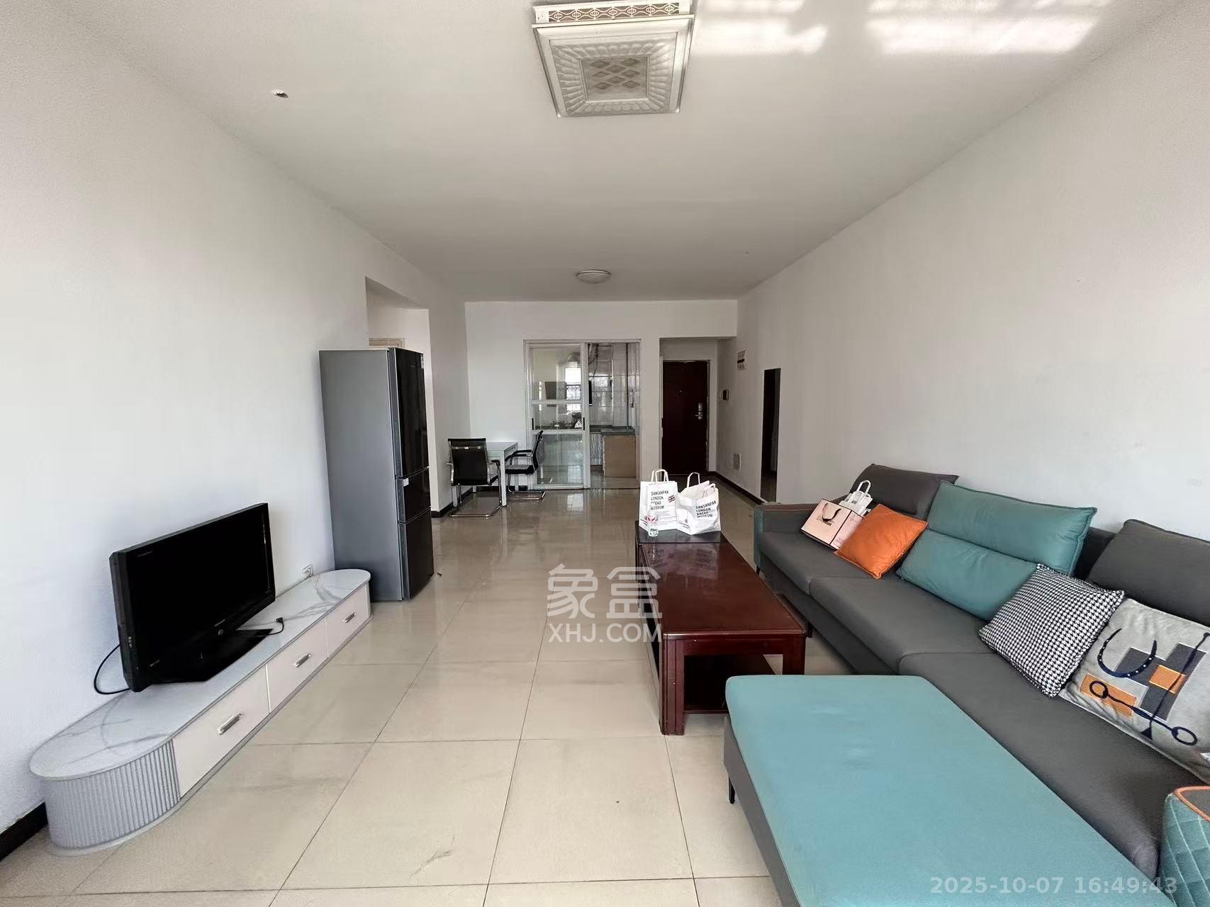 中房瑞致国际  3室1厅1卫    2100.0元/月 中房瑞致国际  3室1厅1卫    2100.0元/月