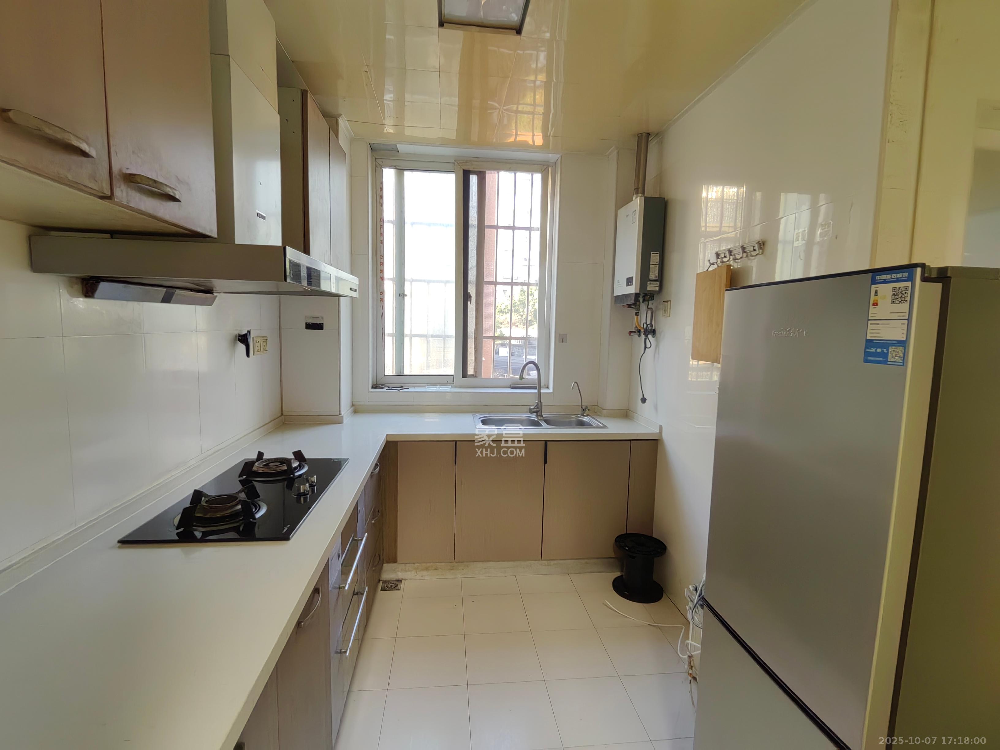 鄱阳小区 3室2厅1卫 1500.0元/月 鄱阳小区 3室2厅1卫 1500.0元/月室内图