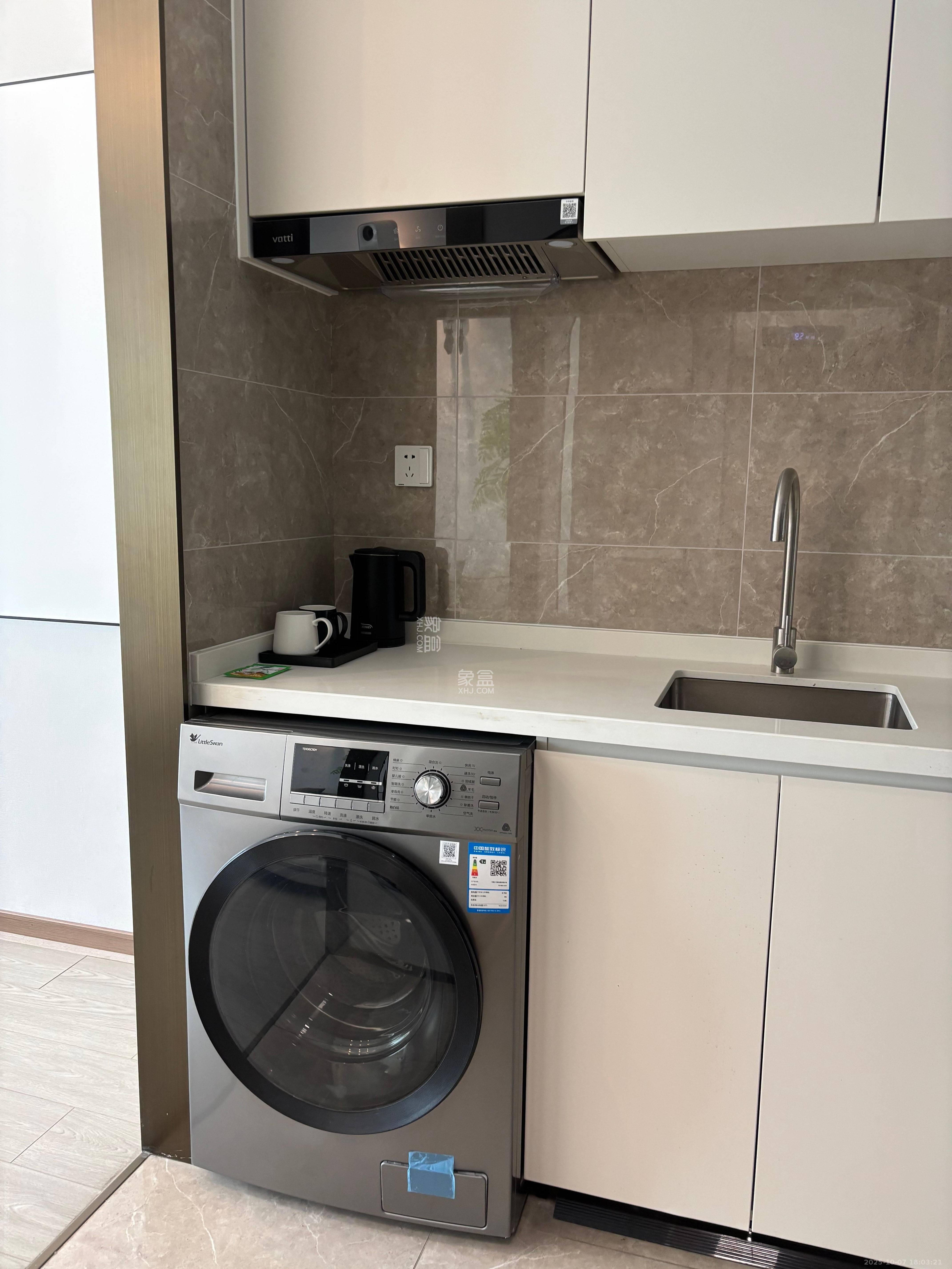 华润置地中心 1室1厅1卫 2500.0元/月 华润置地中心 1室1厅1卫 2500.0元/月室内图