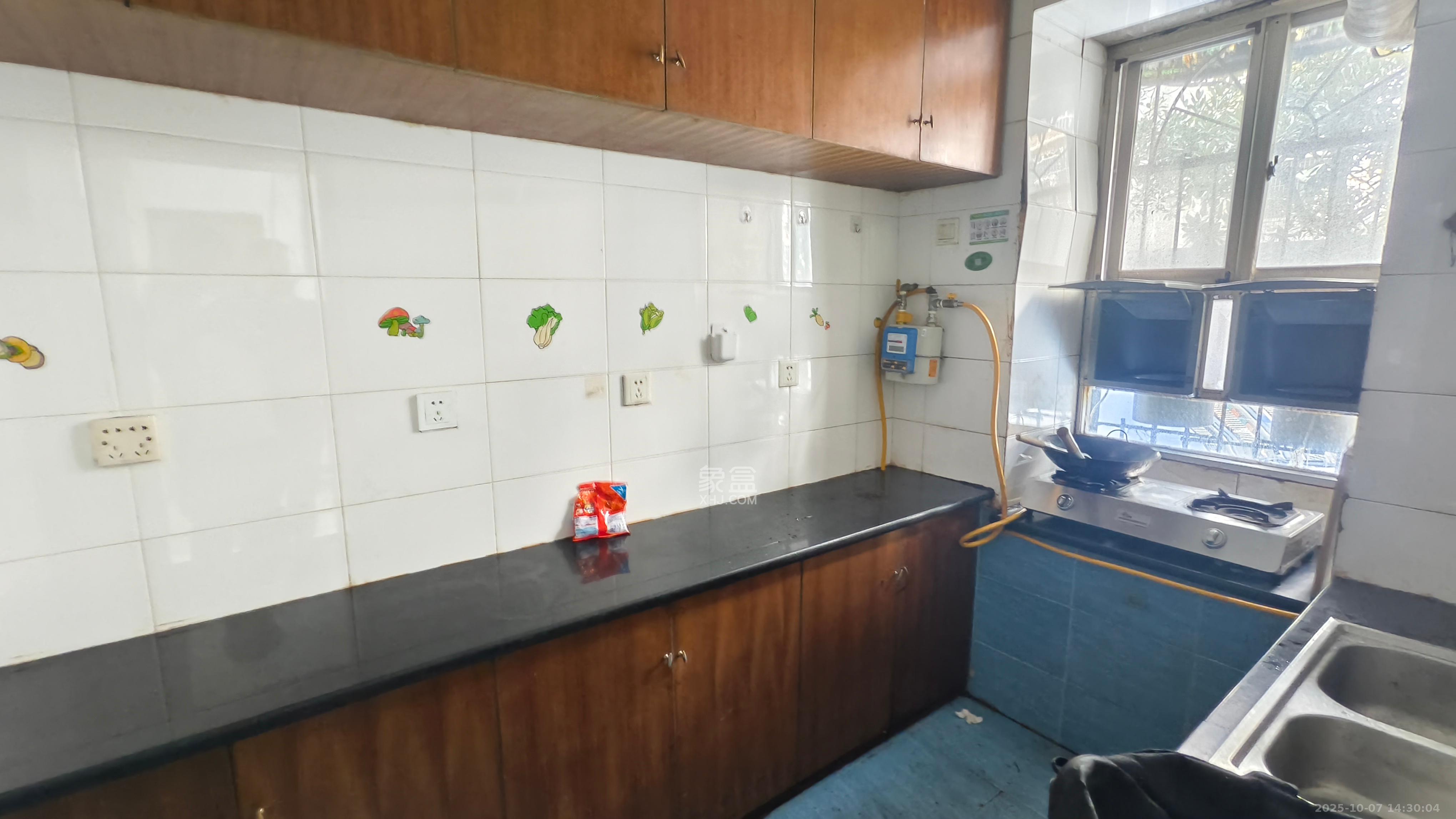 阿弥岭农村信用宿舍(阿弥岭路34号)  2室1厅1卫    1800.0元/月 阿弥岭农村信用宿舍(阿弥岭路34号)  2室1厅1卫    1800.0元/月室内图