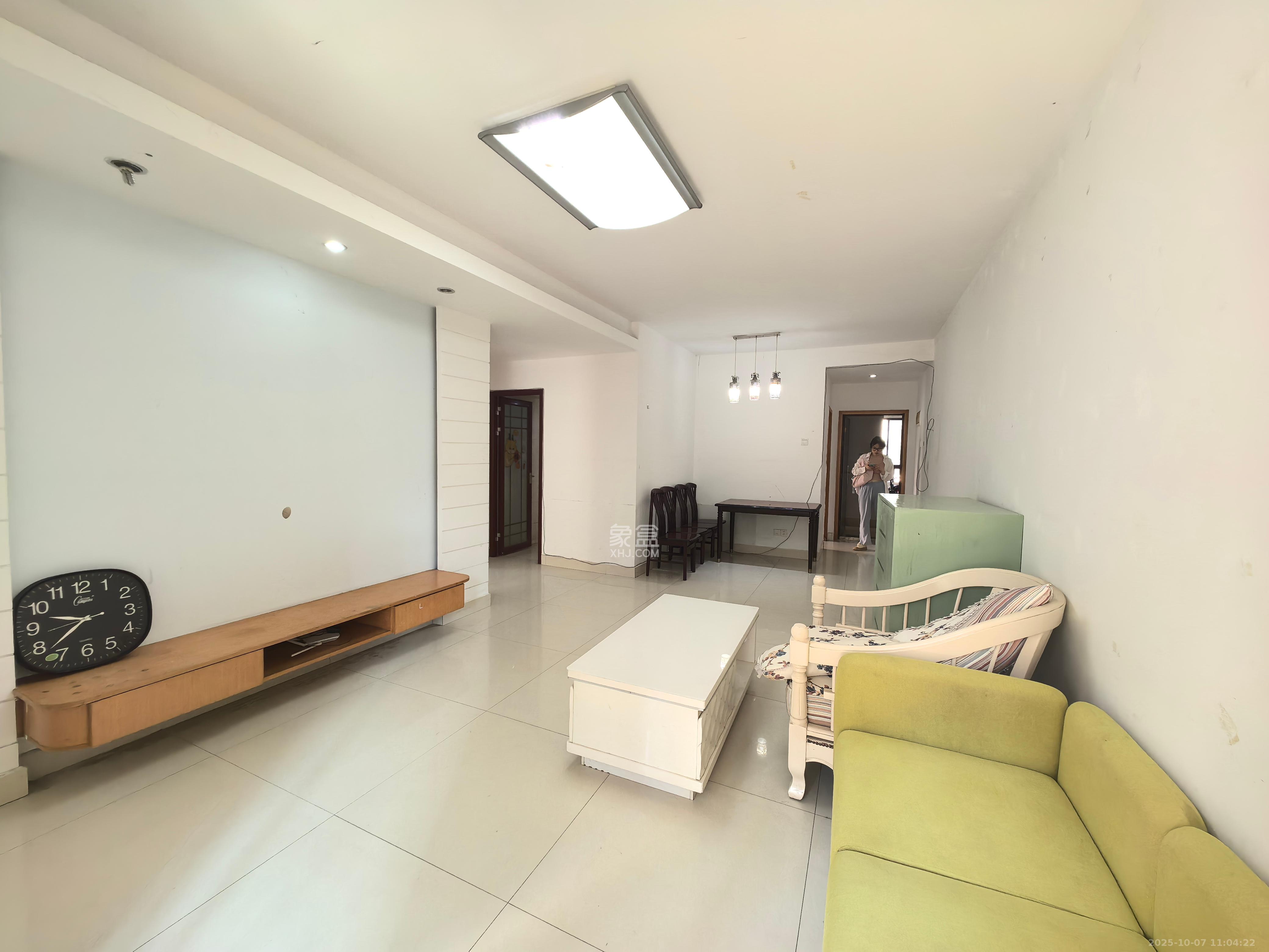 华润凤凰城一期  2室2厅1卫    1700.0元/月室内图