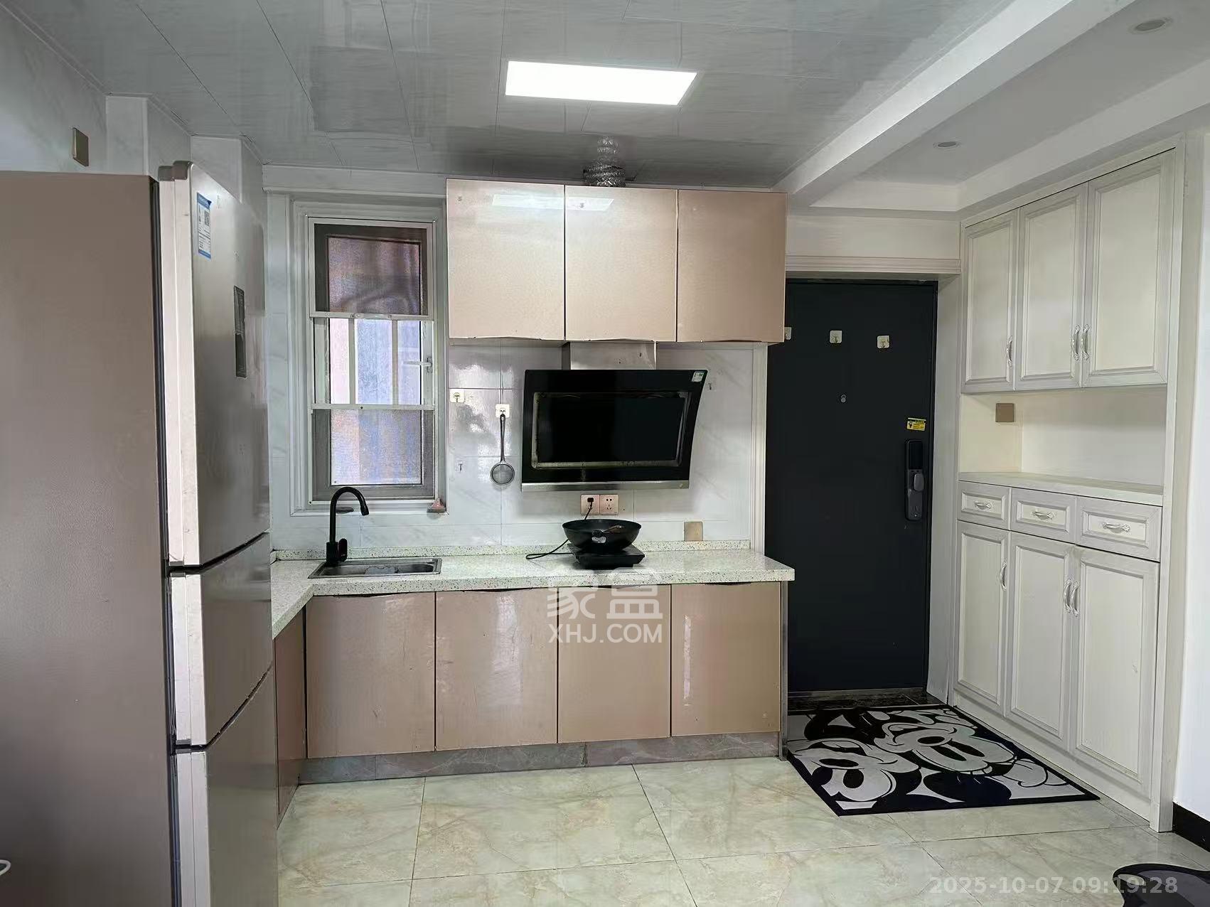 芙蓉万国城MOMA(卓越汇富苑)  1室1厅1卫    1800.0元/月 芙蓉万国城MOMA(卓越汇富苑)  1室1厅1卫    1800.0元/月室内图