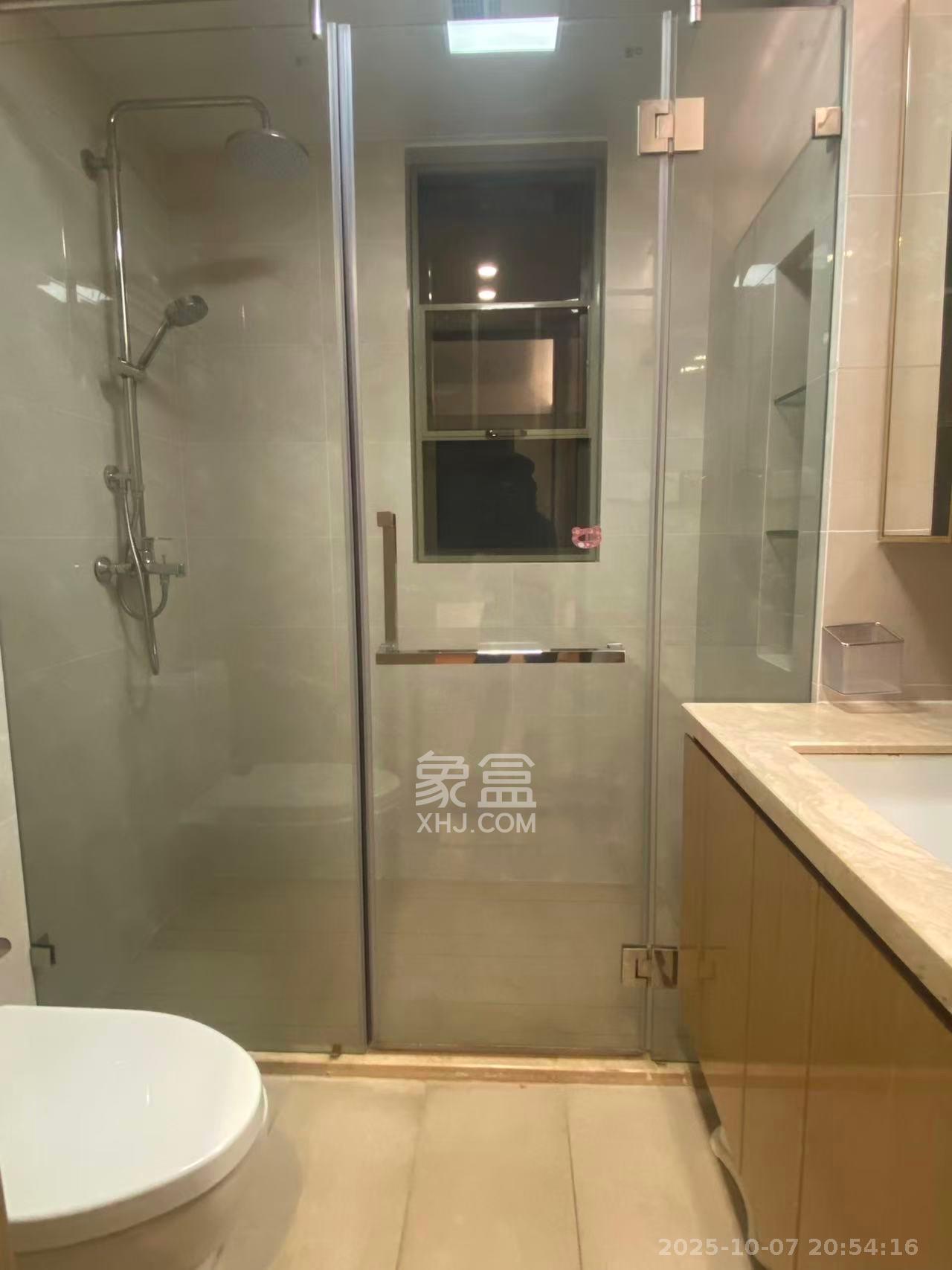 梅溪湖金茂湾  3室2厅2卫    4000.0元/月室内图