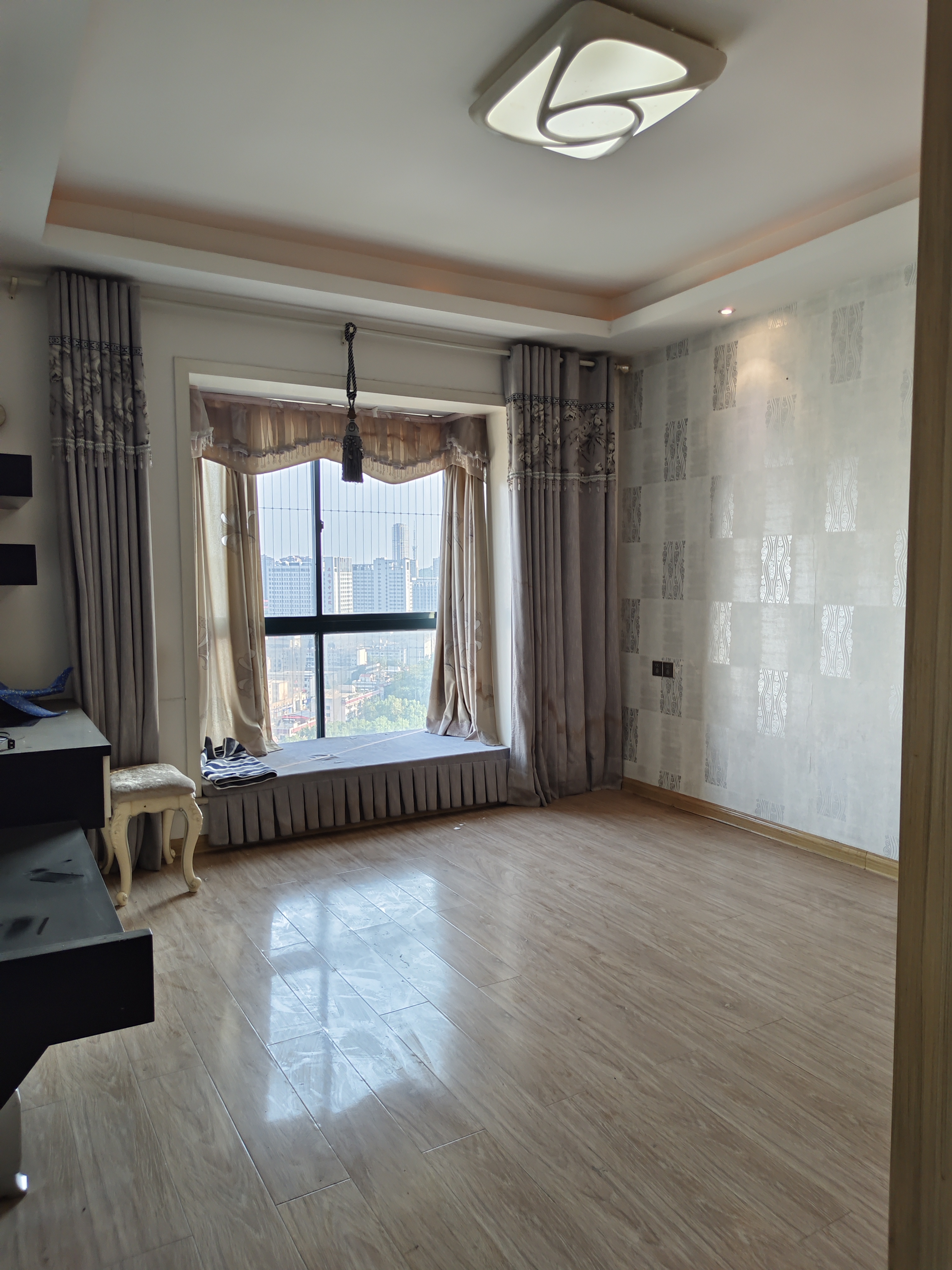 吉泰邦臣 3室2厅2卫 69.8万 吉泰邦臣 3室2厅2卫 69.8万客厅