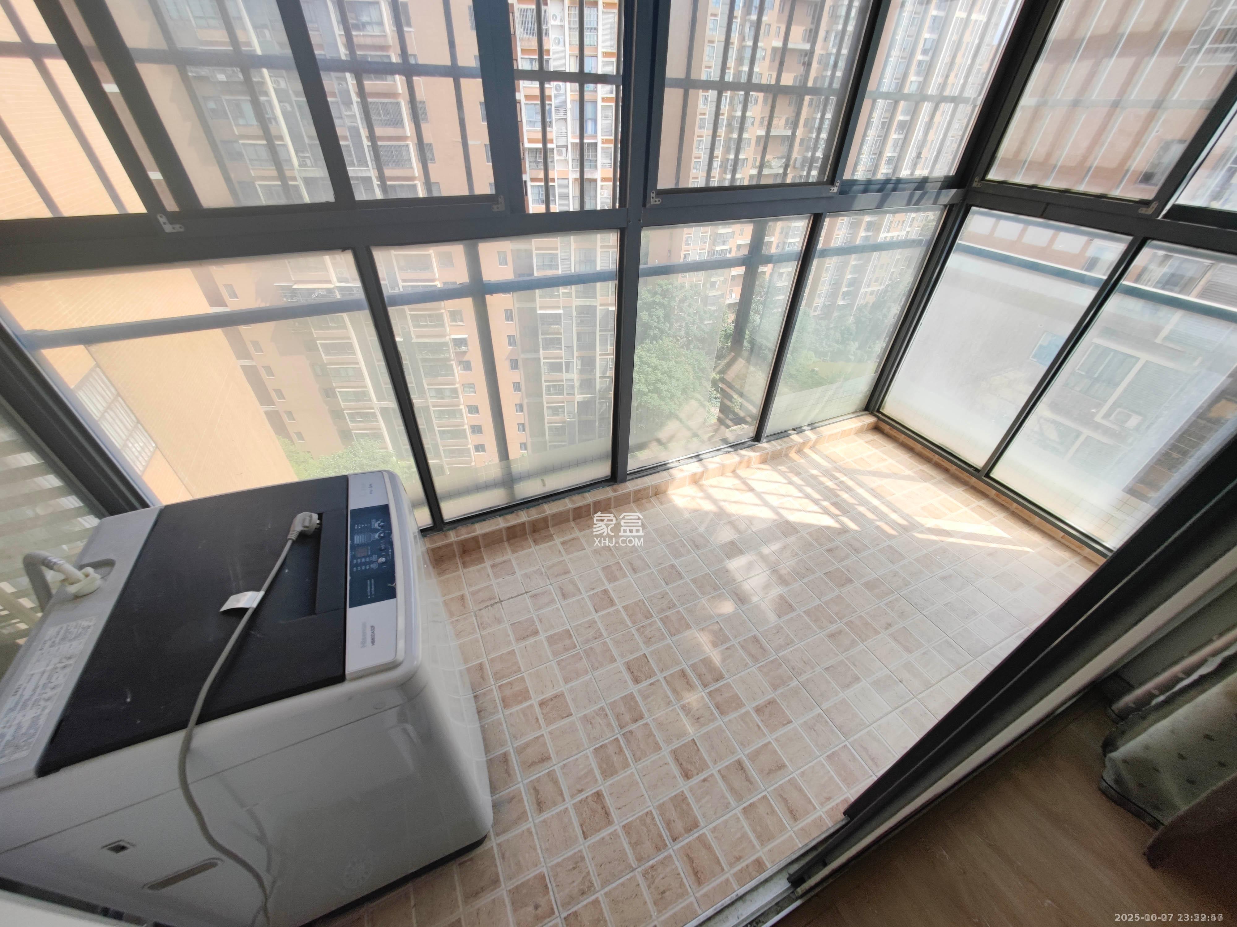 湘府十城（汇财御景湾新寓,汇财国际）  3室2厅2卫    1800.0元/月室内图