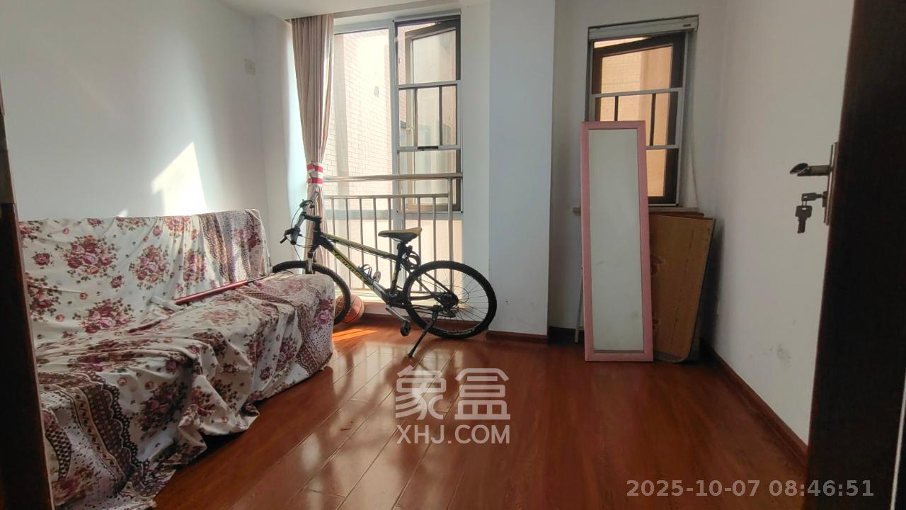丽发新城  4室2厅1卫    2200.0元/月室内图