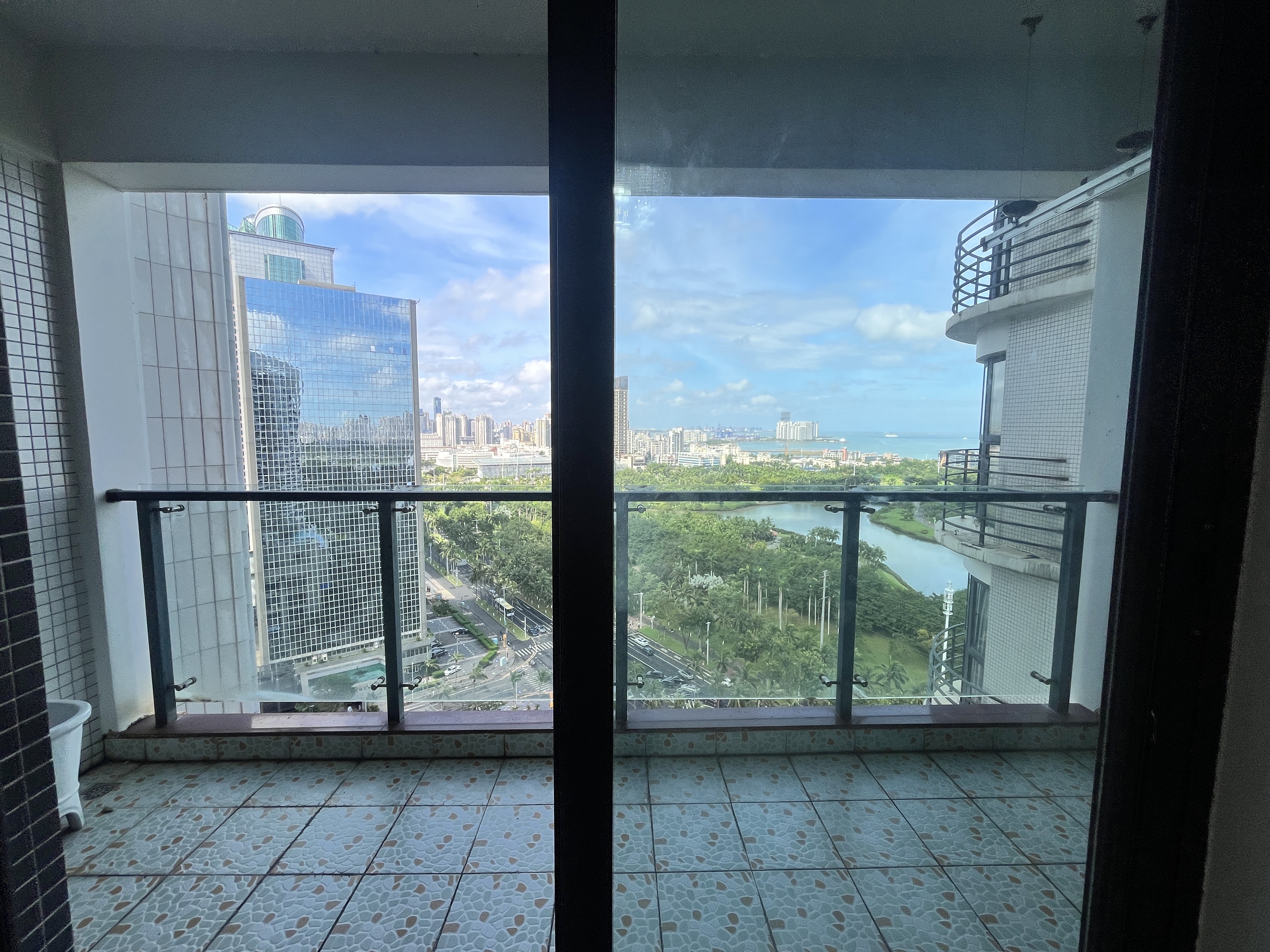 宝华海景 1室1厅1卫 2500.0元/月 宝华海景 1室1厅1卫 2500.0元/月室内图