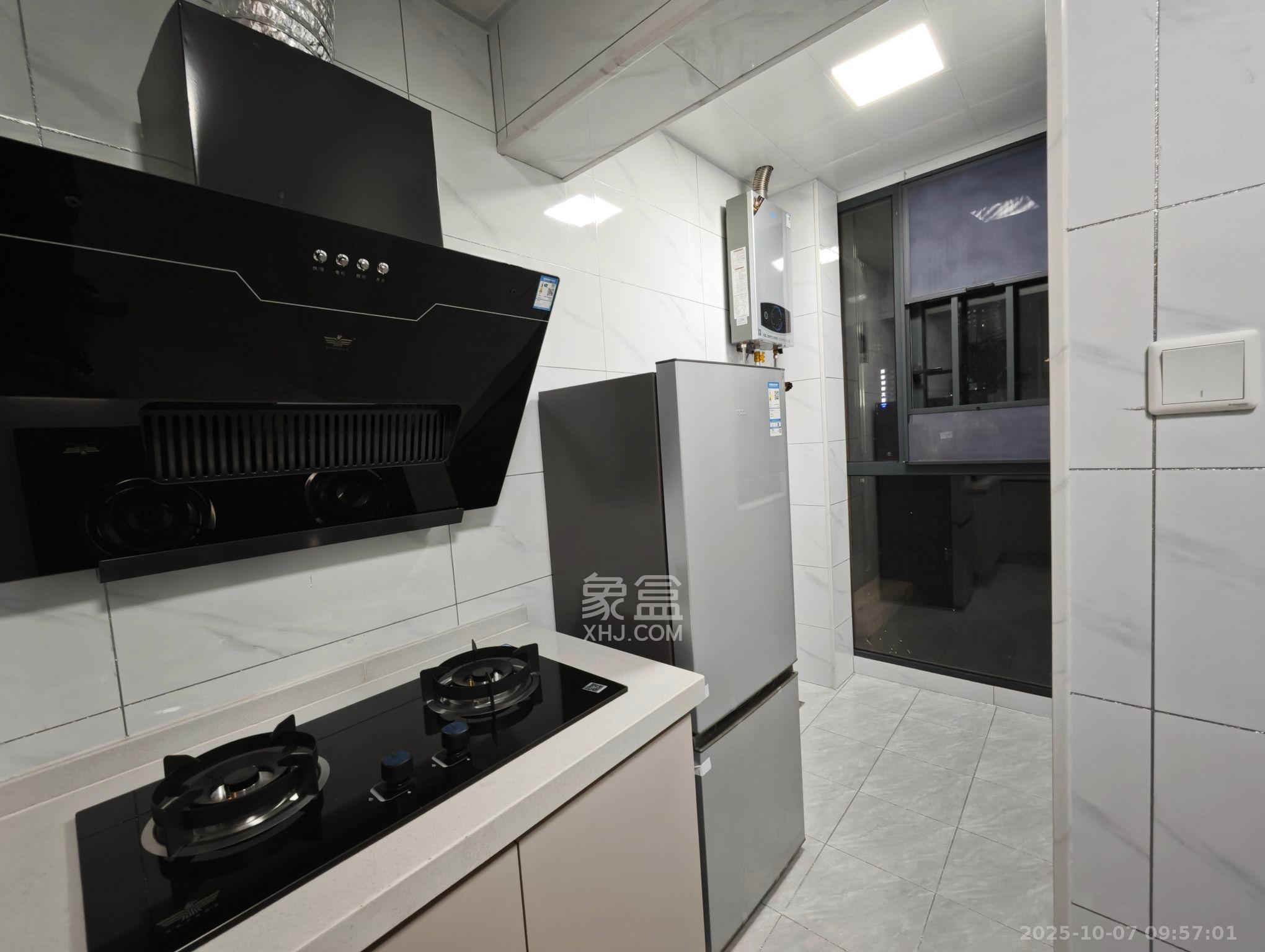 岭福家苑(天心佳苑) 2室2厅1卫 3500.0元/月 岭福家苑(天心佳苑) 2室2厅1卫 3500.0元/月室内图