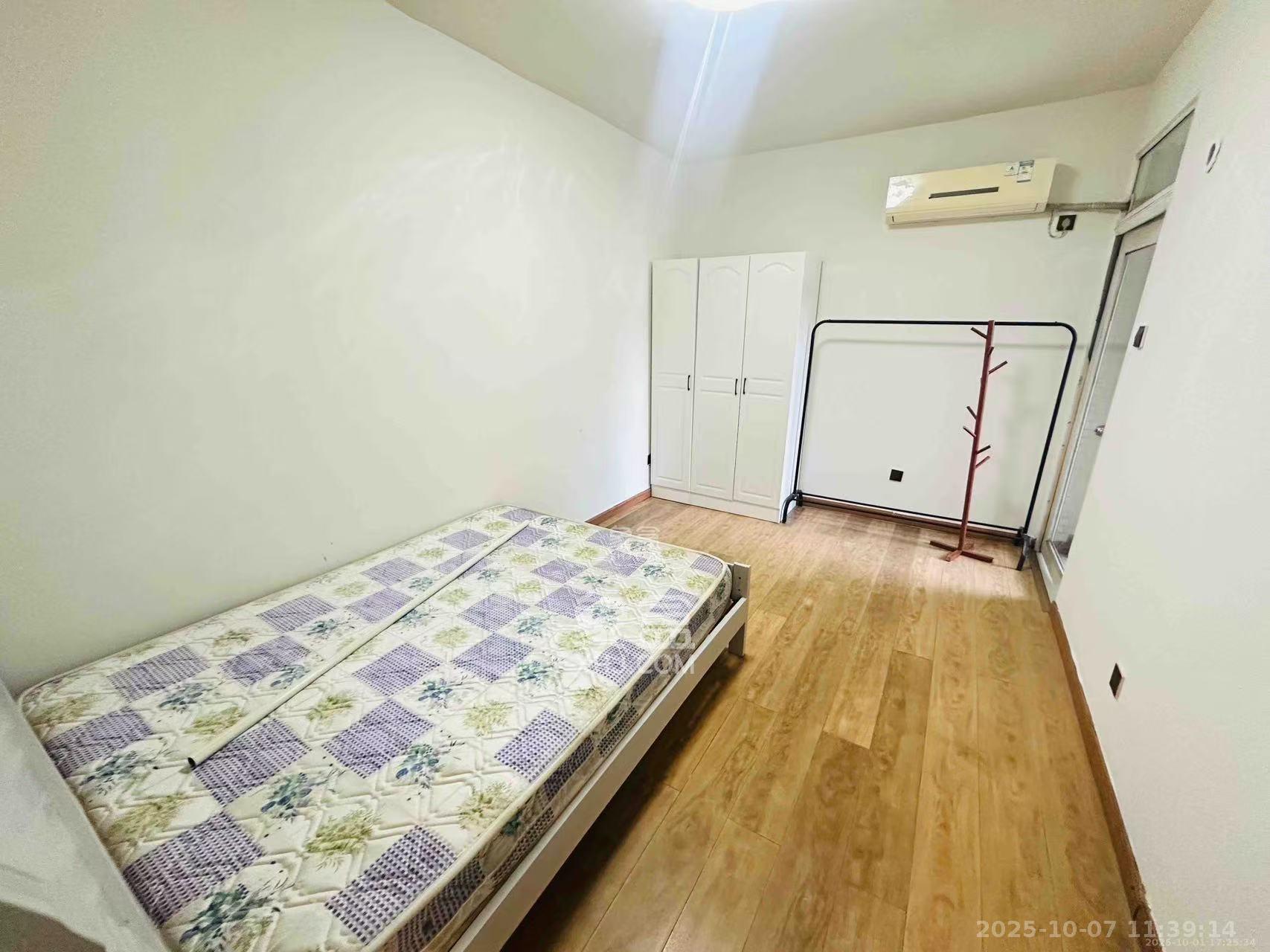 龙王港社区 2室2厅1卫 2480.0元/月 龙王港社区 2室2厅1卫 2480.0元/月室内图