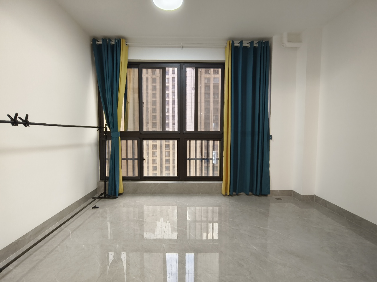 海航豪庭南苑 4室2厅2卫 6500.0元/月 海航豪庭南苑 4室2厅2卫 6500.0元/月室内图