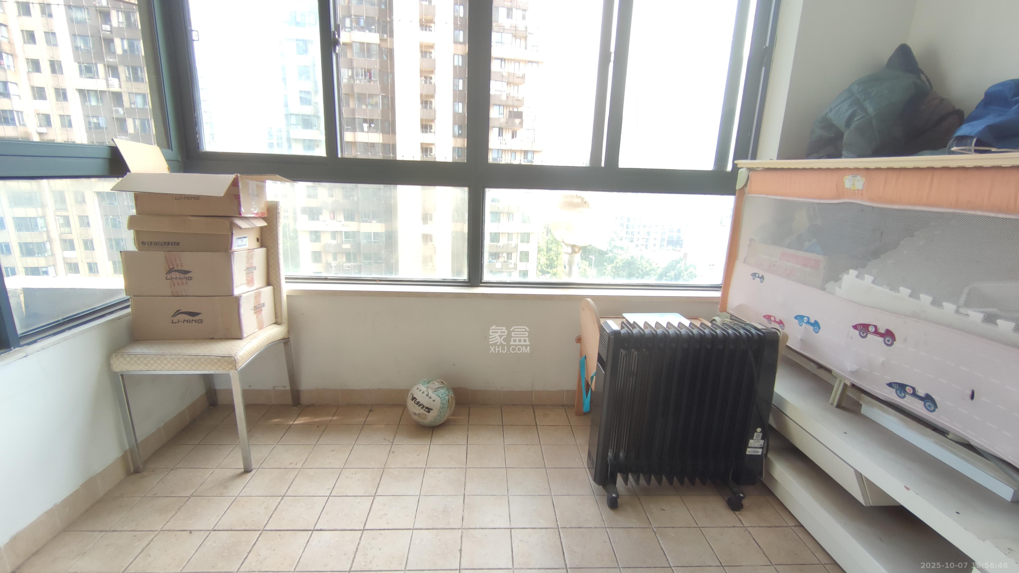 长房时代城 3室2厅1卫 2300.0元/月 长房时代城 3室2厅1卫 2300.0元/月室内图