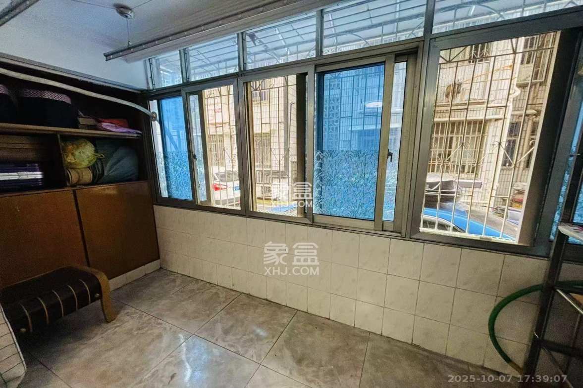 楚湘街二条巷散盘 2室1厅1卫 2100.0元/月 楚湘街二条巷散盘 2室1厅1卫 2100.0元/月室内图