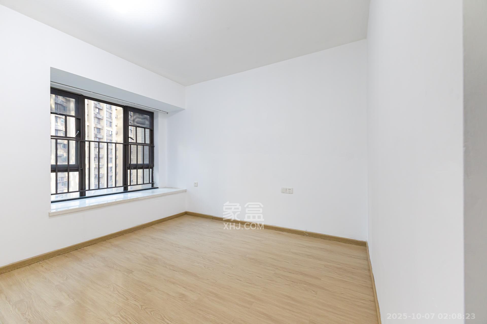 时代倾城二期 4室2厅2卫 83.8万 时代倾城二期 4室2厅2卫 83.8万卧室