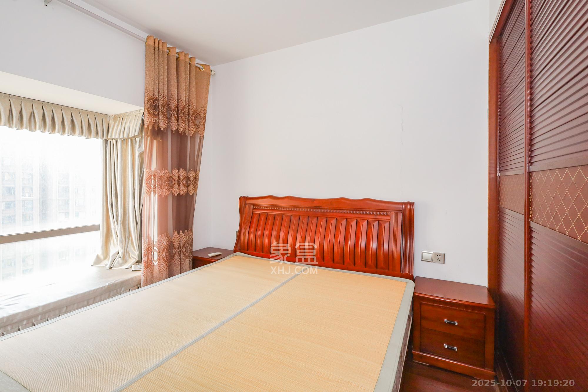 旭辉藏郡（藏郡、旭湘华府)  3室2厅1卫    228.0万卧室