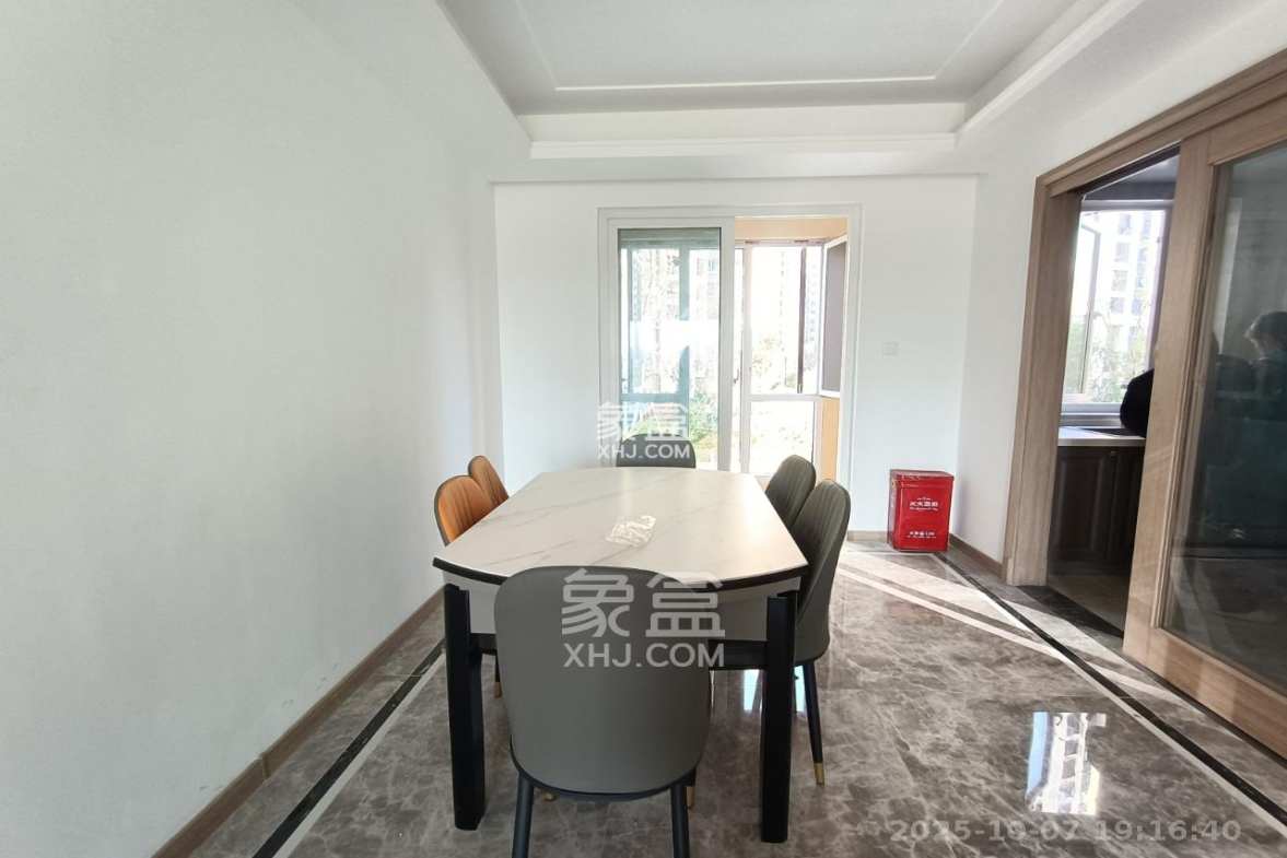 金地中交麓谷香颂(金地中交雅苑)  3室2厅2卫    3000.0元/月 金地中交麓谷香颂(金地中交雅苑)  3室2厅2卫    3000.0元/月室内图