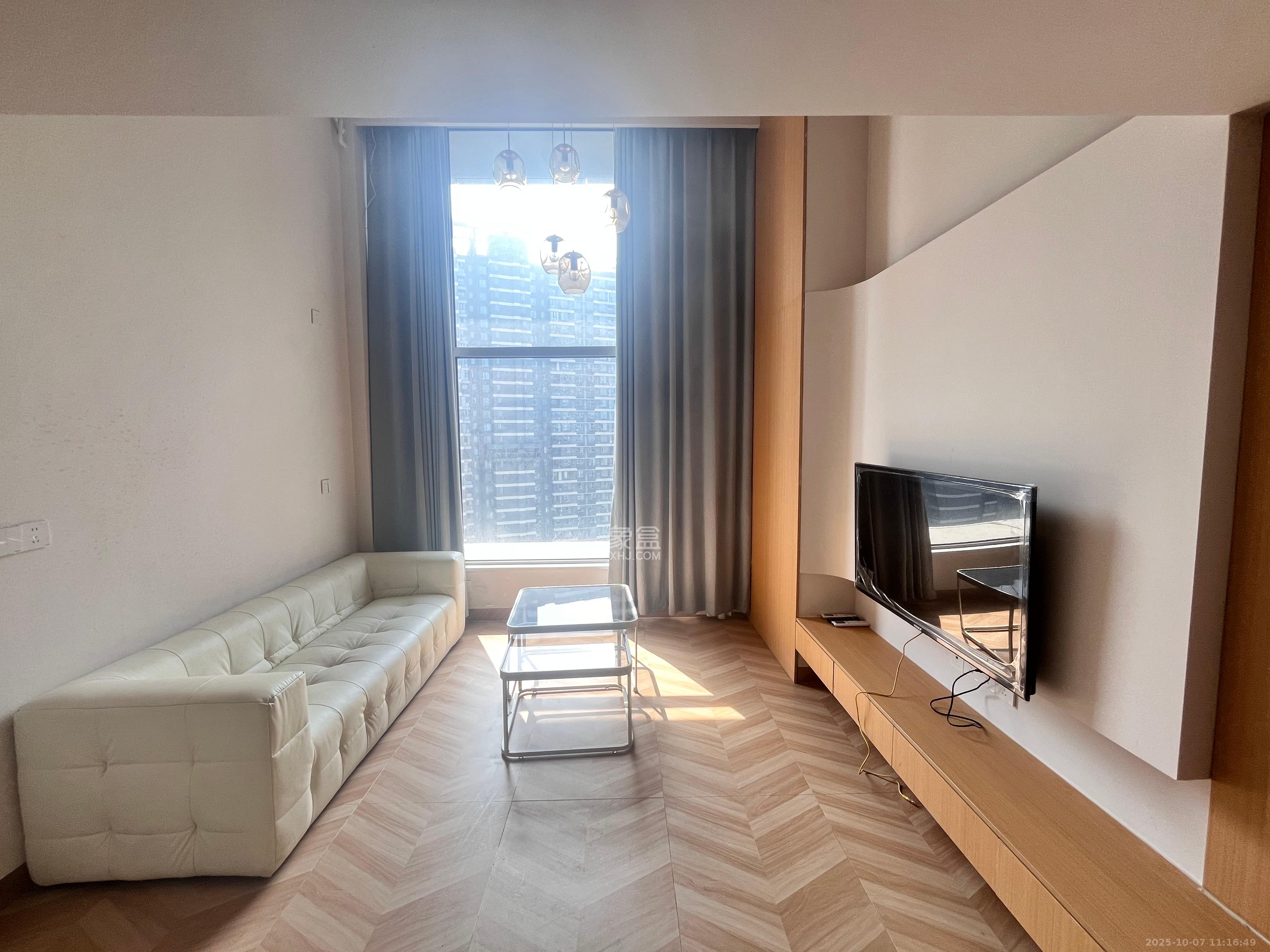 保利天禧EF区  2室2厅1卫    2800.0元/月