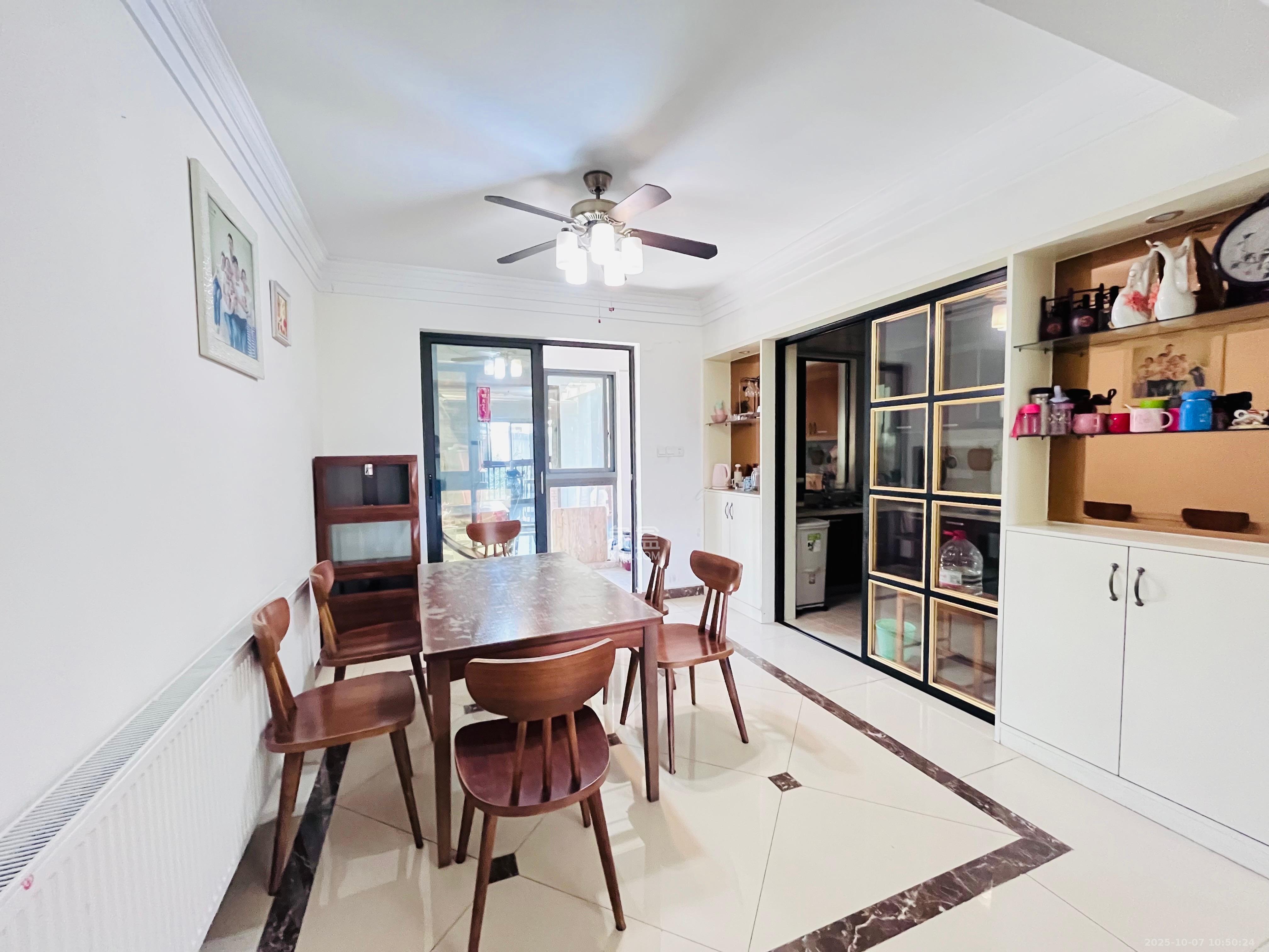 长房白沙湾 4室2厅2卫 3500.0元/月 长房白沙湾 4室2厅2卫 3500.0元/月室内图