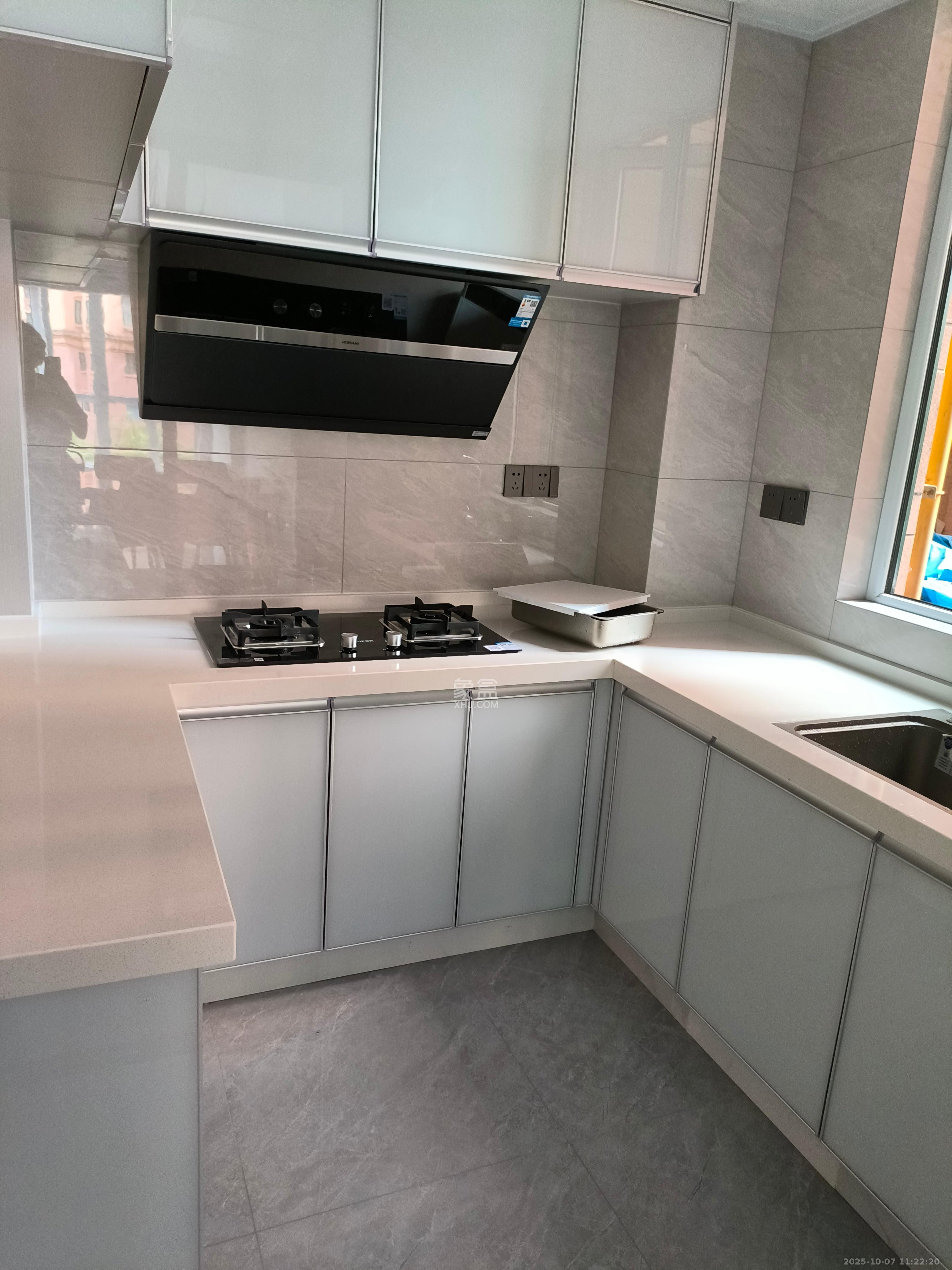 丽发新城  1室0厅0卫    2000.0元/月 丽发新城  1室0厅0卫    2000.0元/月室内图