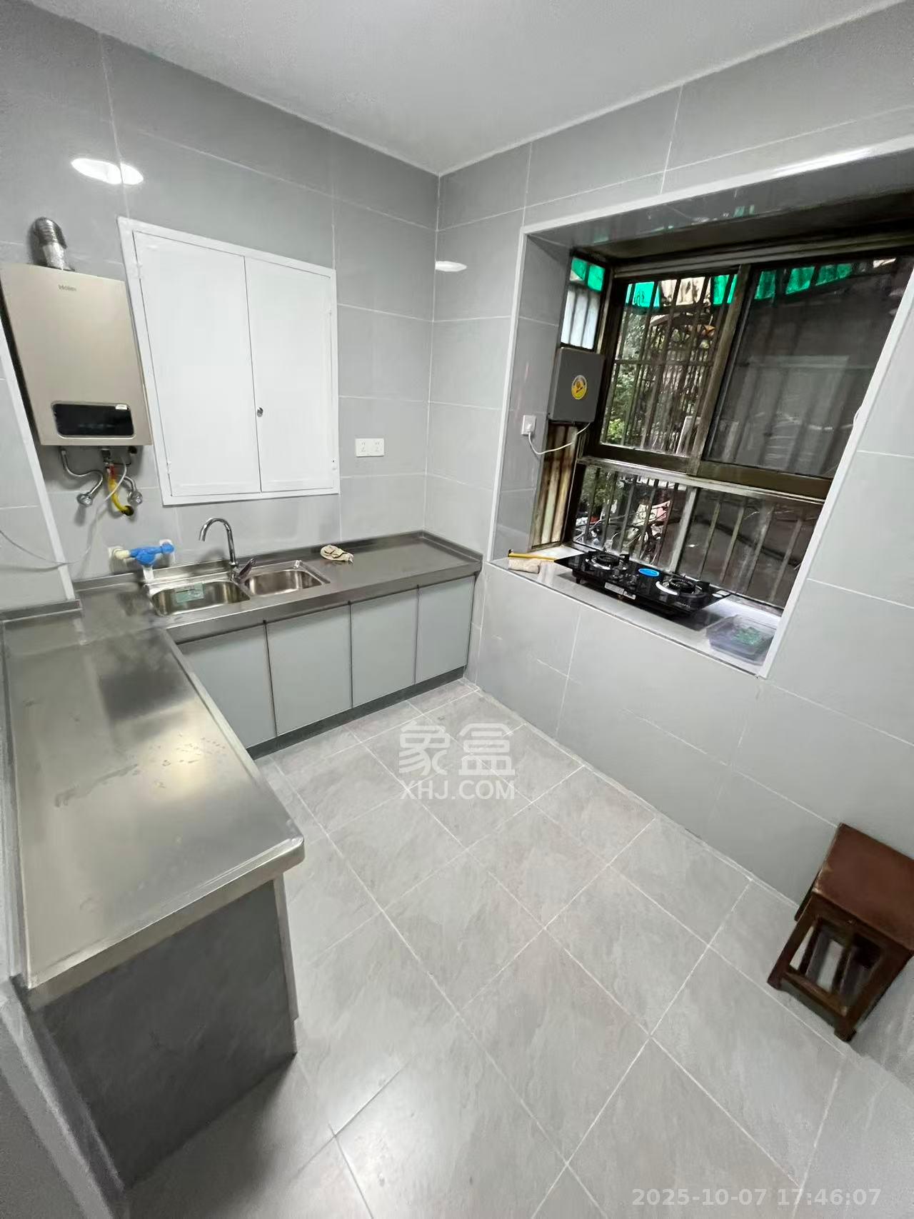 富雅坪社区（红墙巷）  3室2厅1卫    2200.0元/月室内图