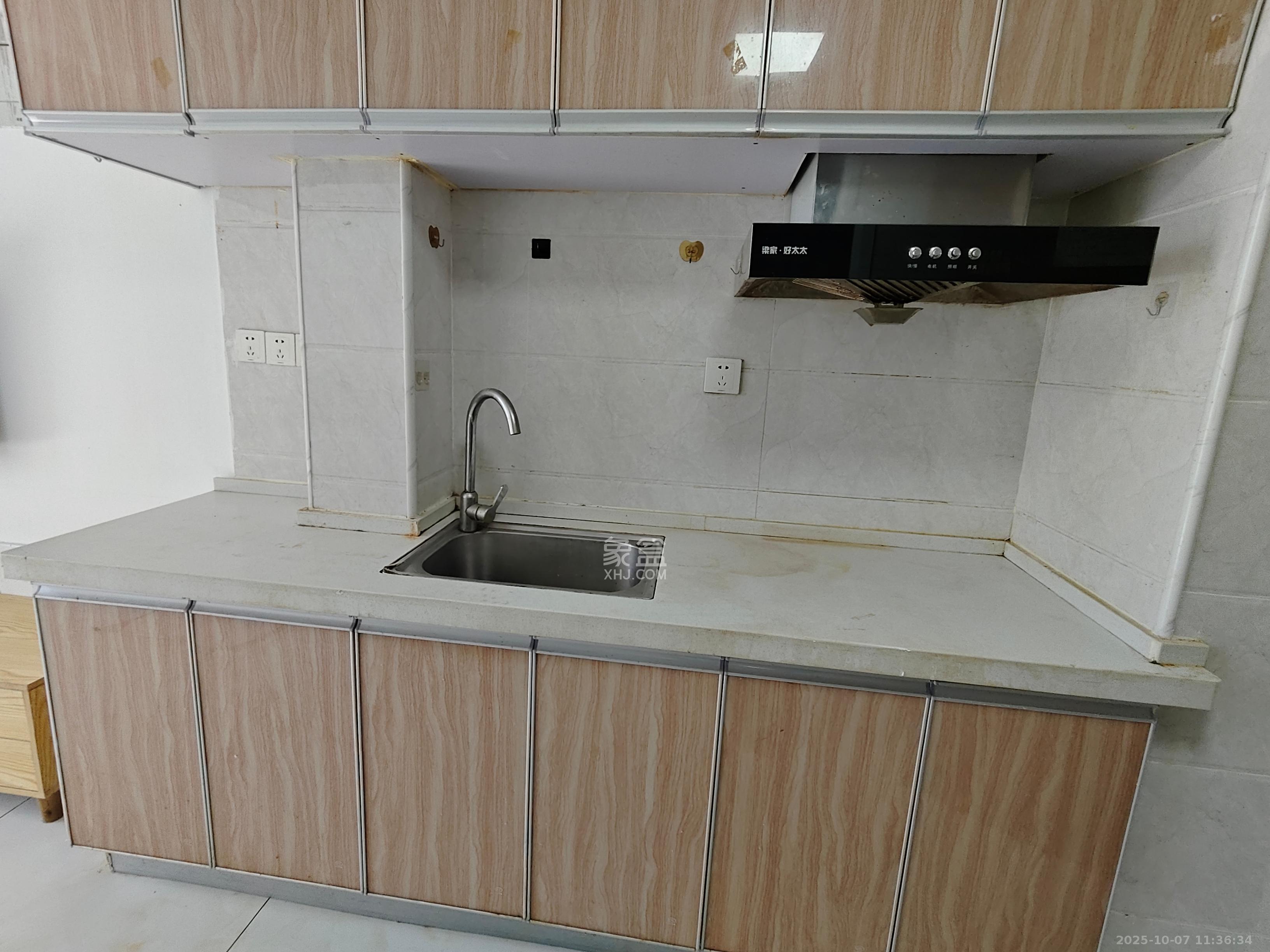 荣盛花语书苑  1室1厅1卫    1850.0元/月 荣盛花语书苑  1室1厅1卫    1850.0元/月室内图