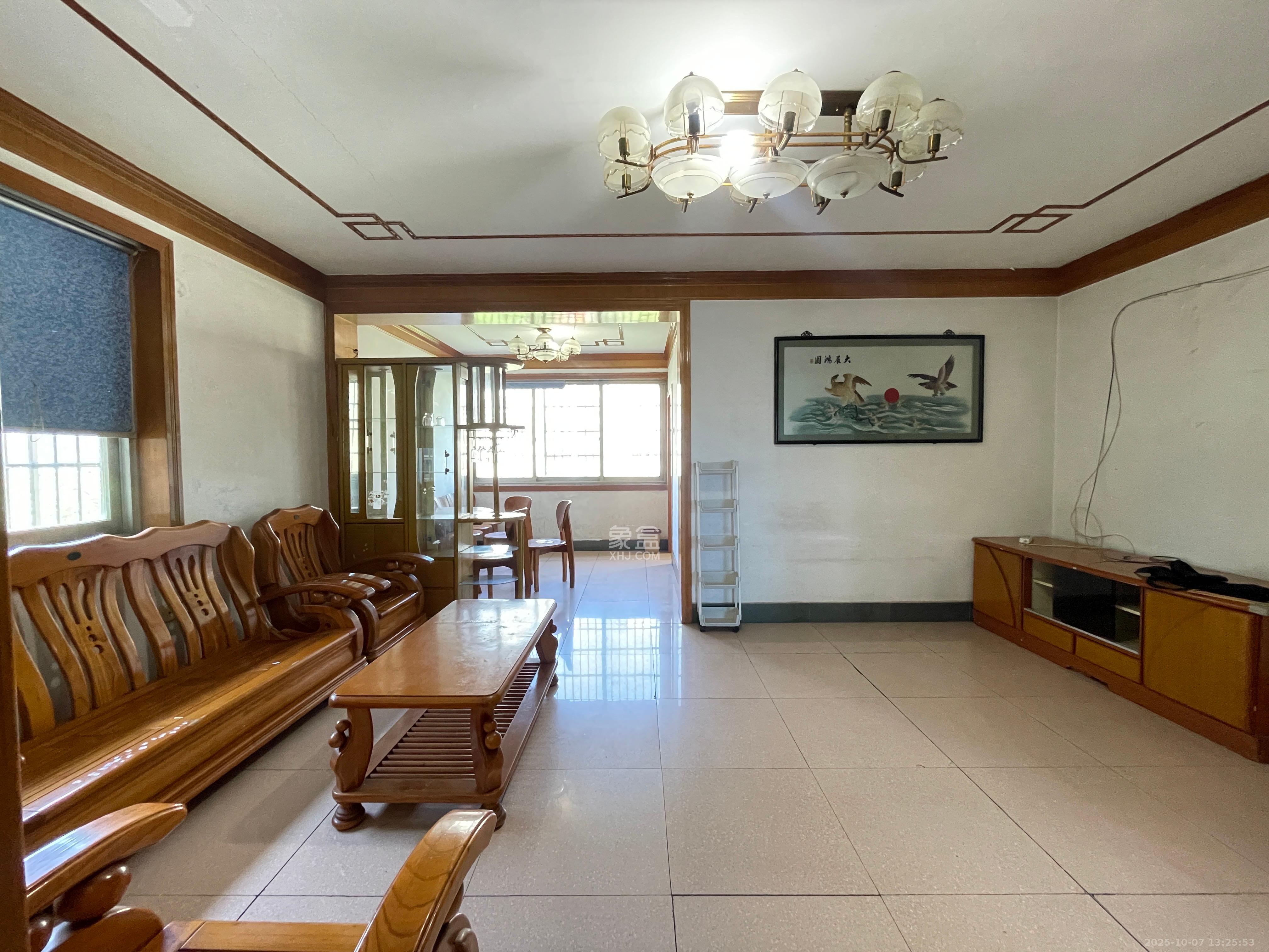 长沙市自来水有限公司金盆岭住宅区(赤岭路4号) 2室2厅1卫 1500.0元/月 长沙市自来水有限公司金盆岭住宅区(赤岭路4号) 2室2厅1卫 1500.0元/月室内图