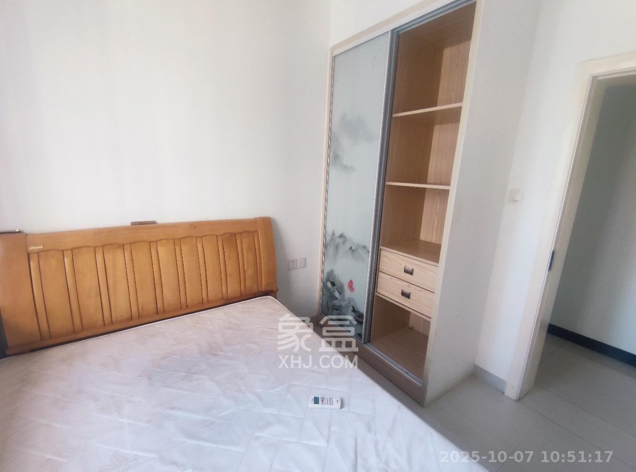 华侨假日中心（晟华苑）  3室2厅2卫    2500.0元/月室内图