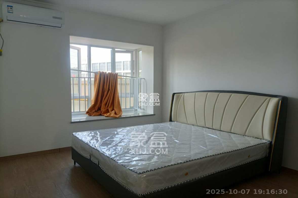 金地中交麓谷香颂(金地中交雅苑)  3室2厅2卫    3000.0元/月 金地中交麓谷香颂(金地中交雅苑)  3室2厅2卫    3000.0元/月室内图