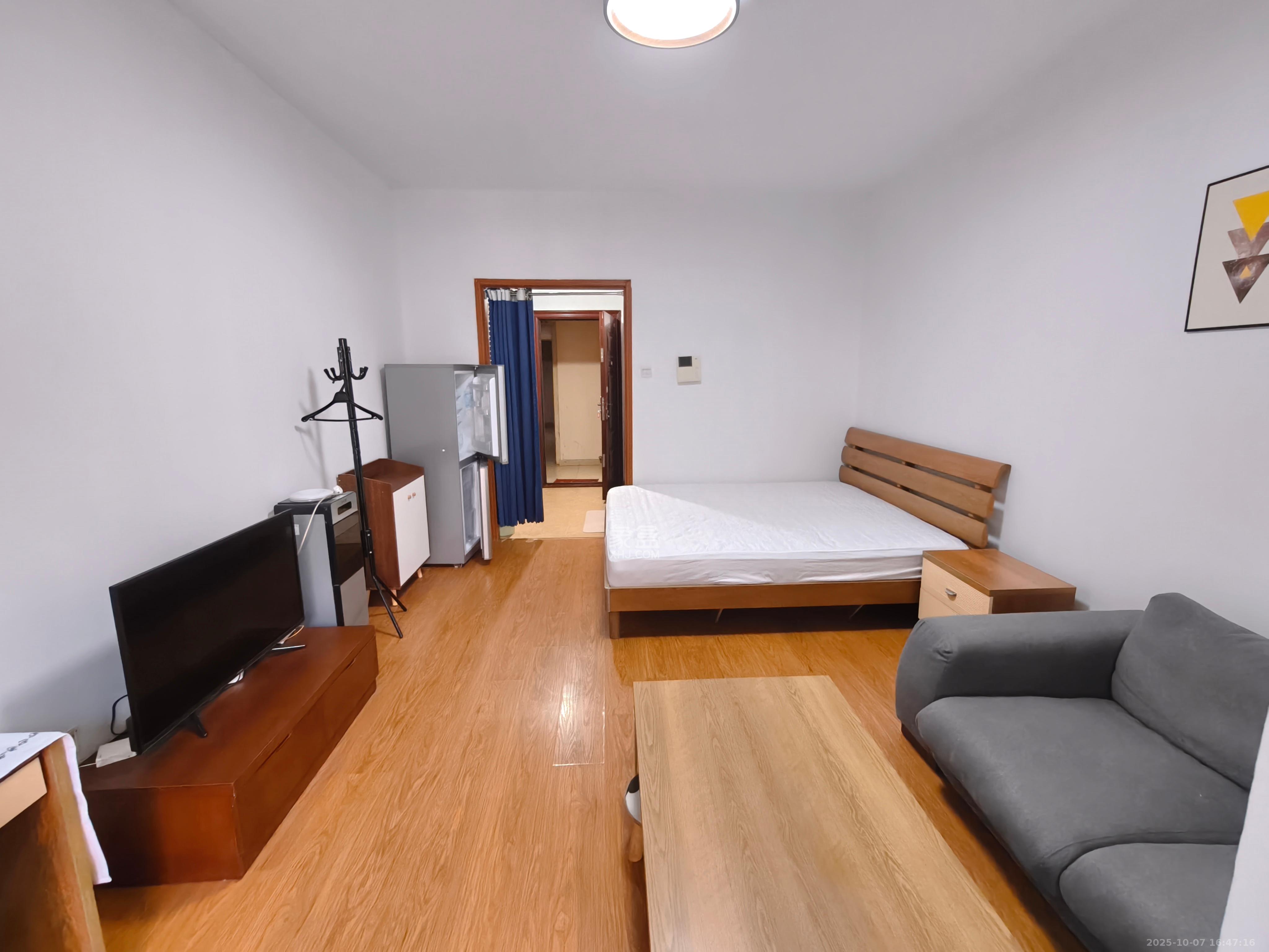 花漾年华(桂花园) 1室1厅1卫 1300.0元/月 花漾年华(桂花园) 1室1厅1卫 1300.0元/月室内图