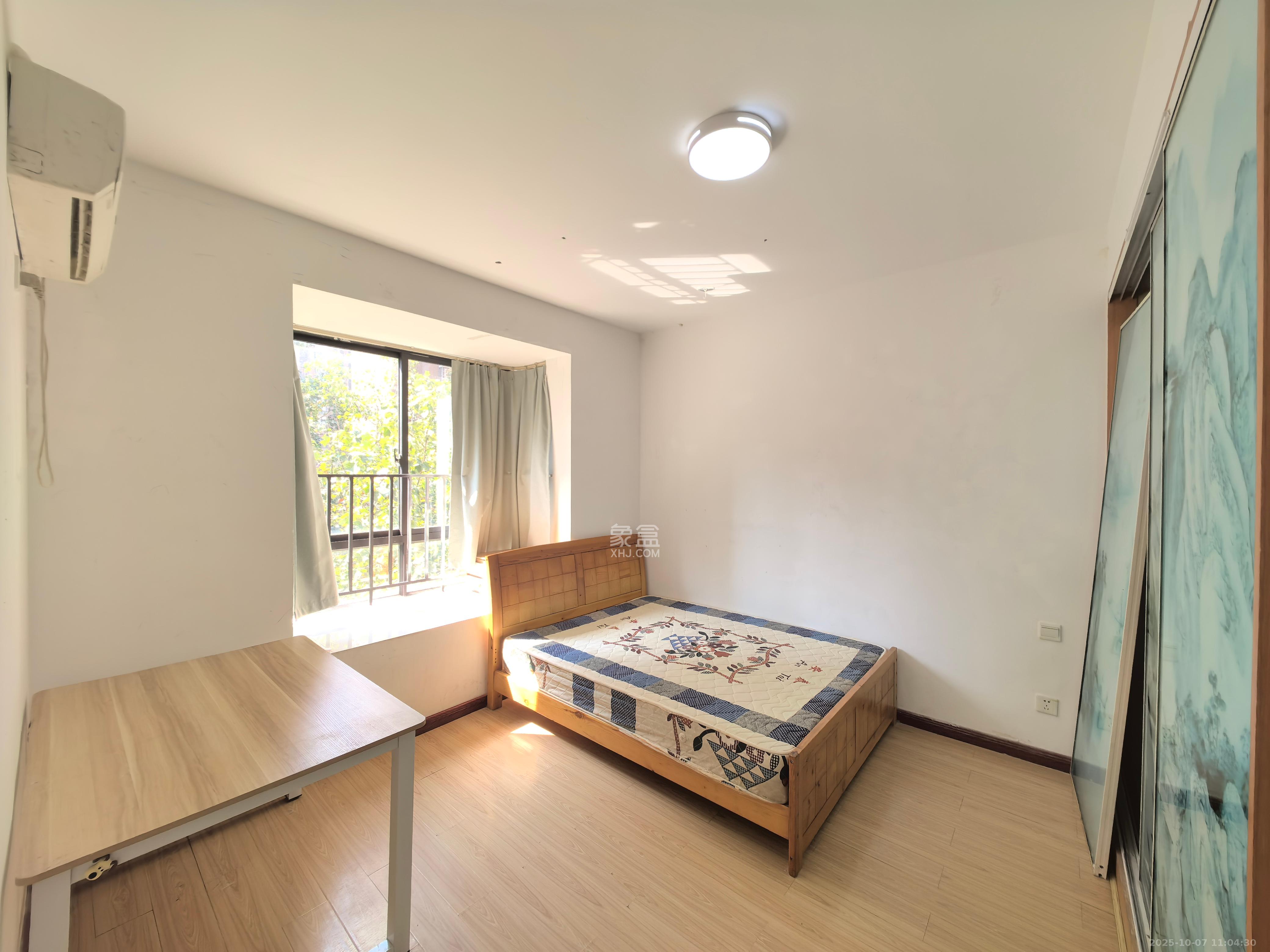 华润凤凰城一期  2室2厅1卫    1700.0元/月室内图