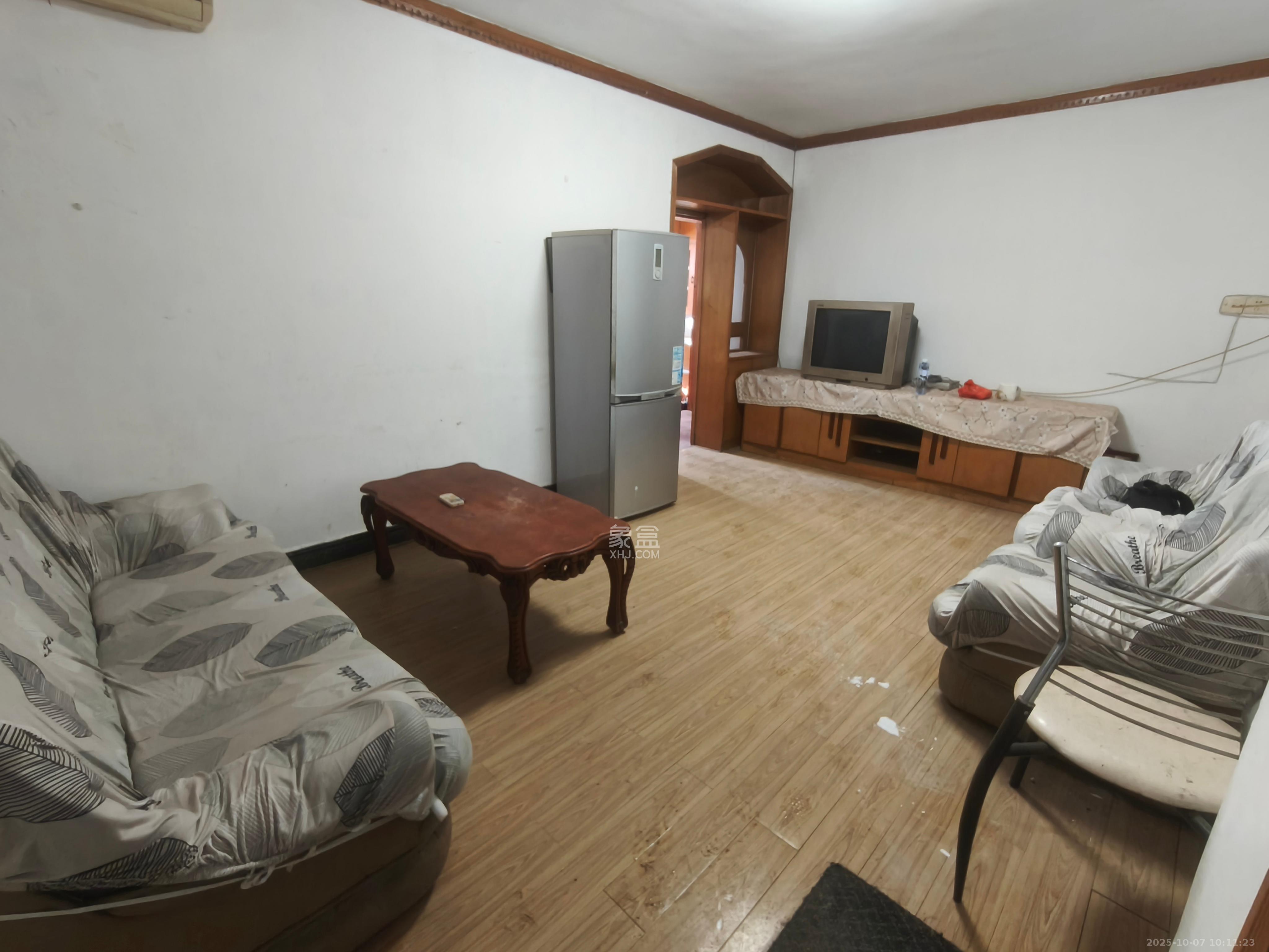 崇文里、崇圣里散盘  3室2厅1卫    2200.0元/月室内图