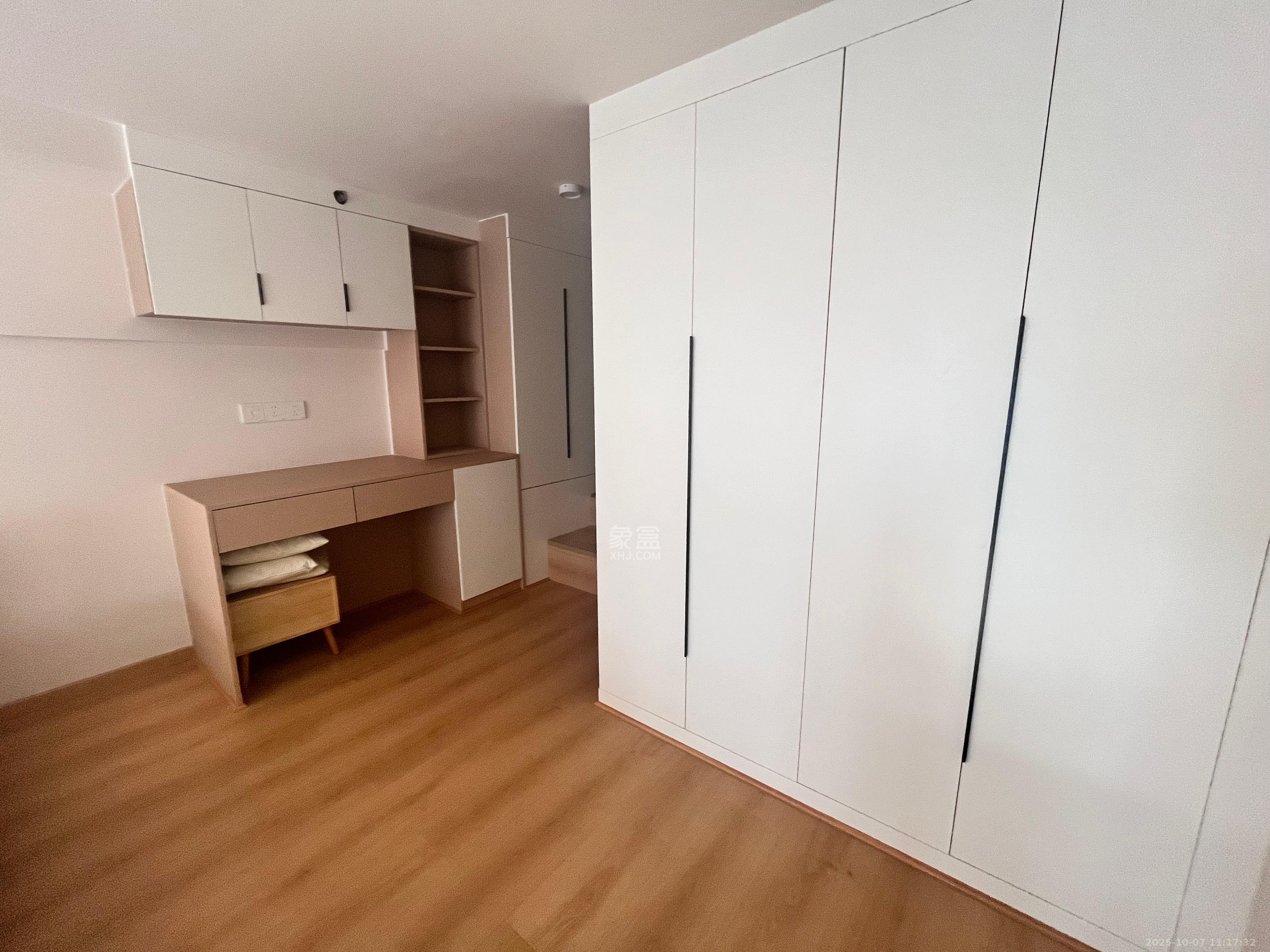 保利天禧EF区  2室2厅1卫    2800.0元/月室内图