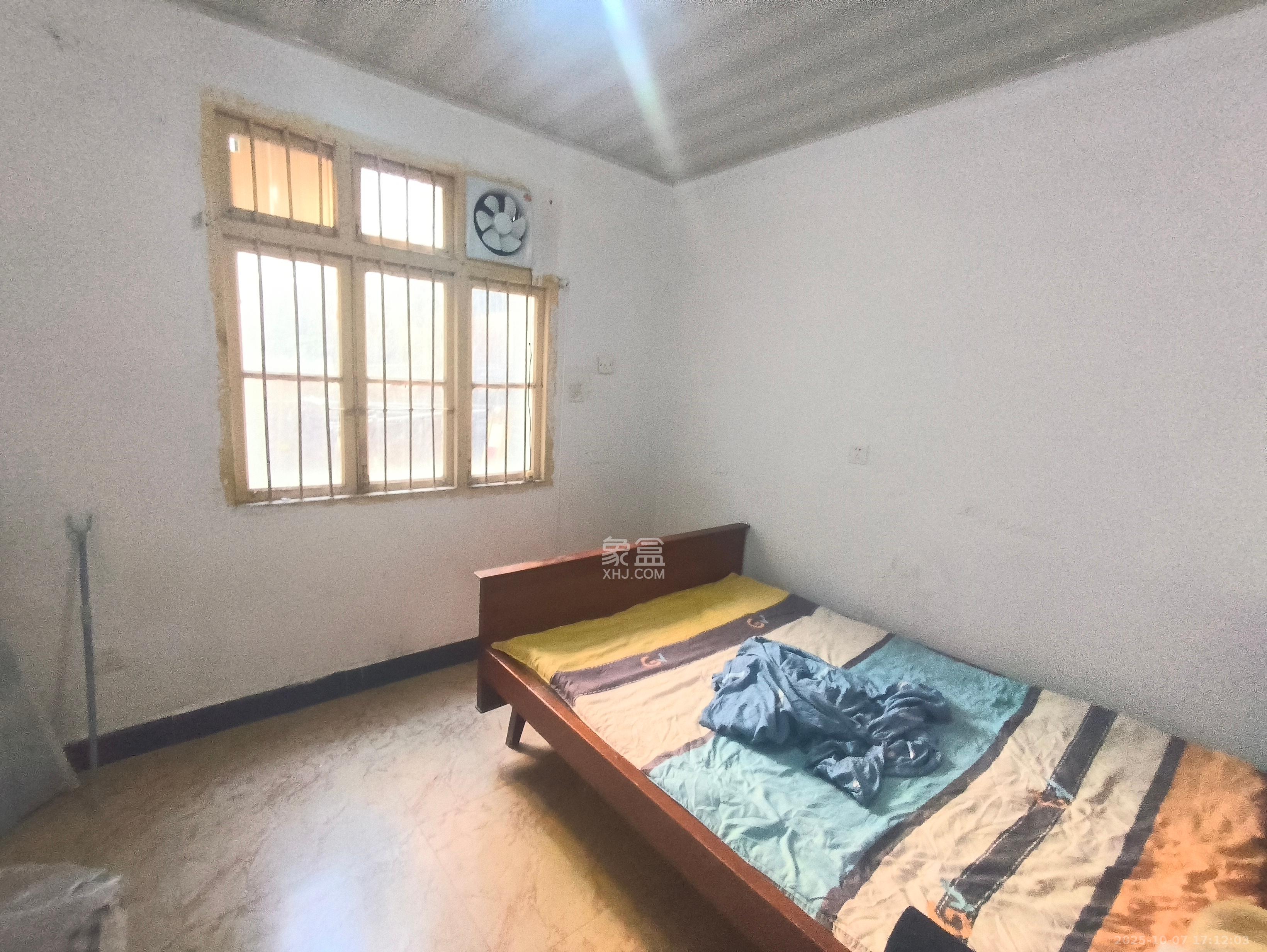 工农新村（工农桥社区）  2室1厅1卫    2300.0元/月室内图