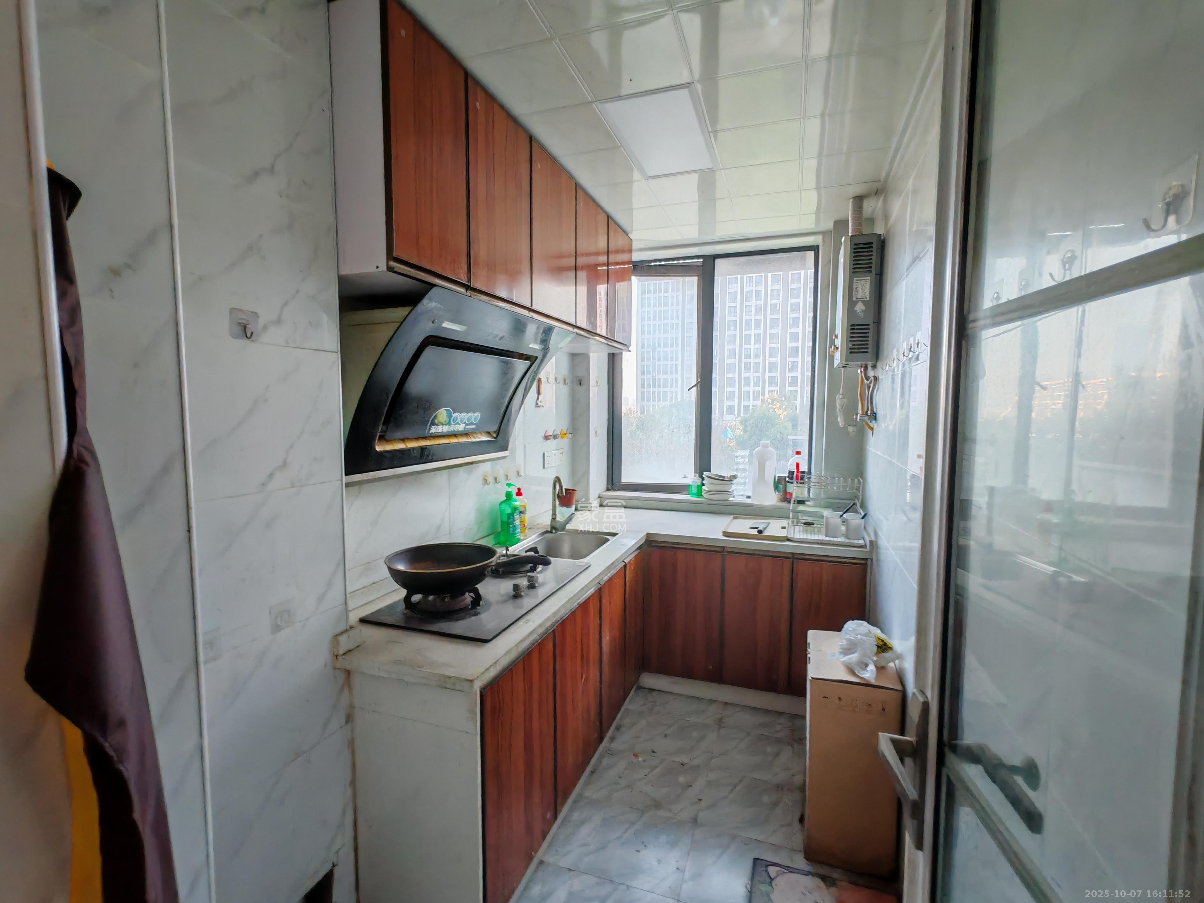 欧亚达国际广场  1室1厅1卫    1800.0元/月 欧亚达国际广场  1室1厅1卫    1800.0元/月室内图