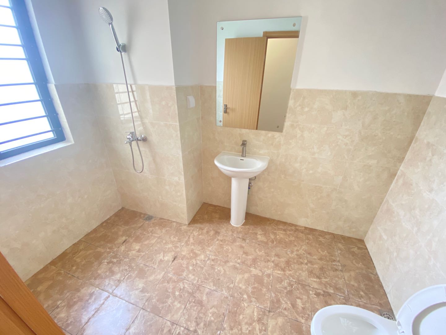 融创海口一号  3室2厅2卫    215.0万 融创海口一号  3室2厅2卫    215.0万客厅