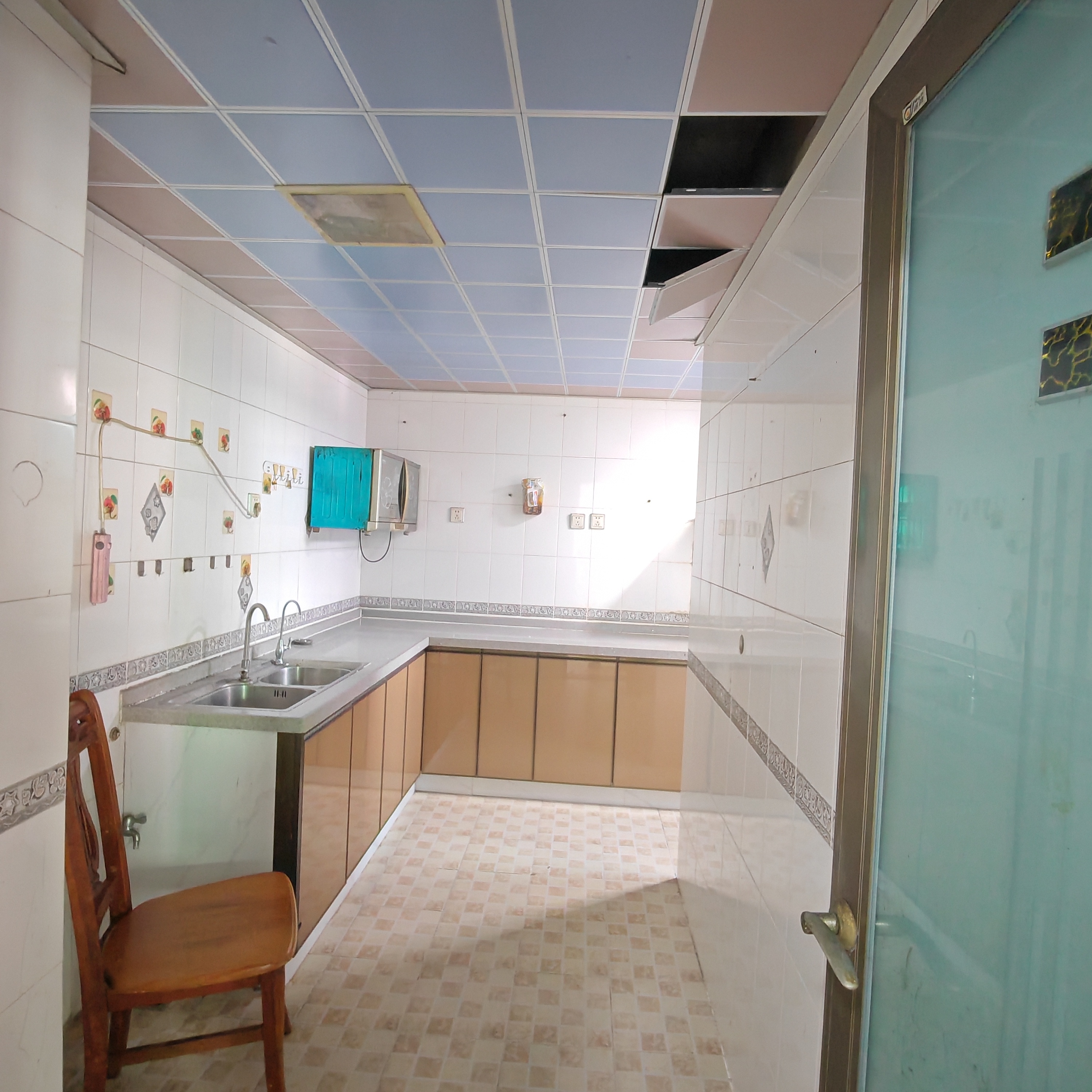 龙华商城  3室1厅1卫    102.0万客厅