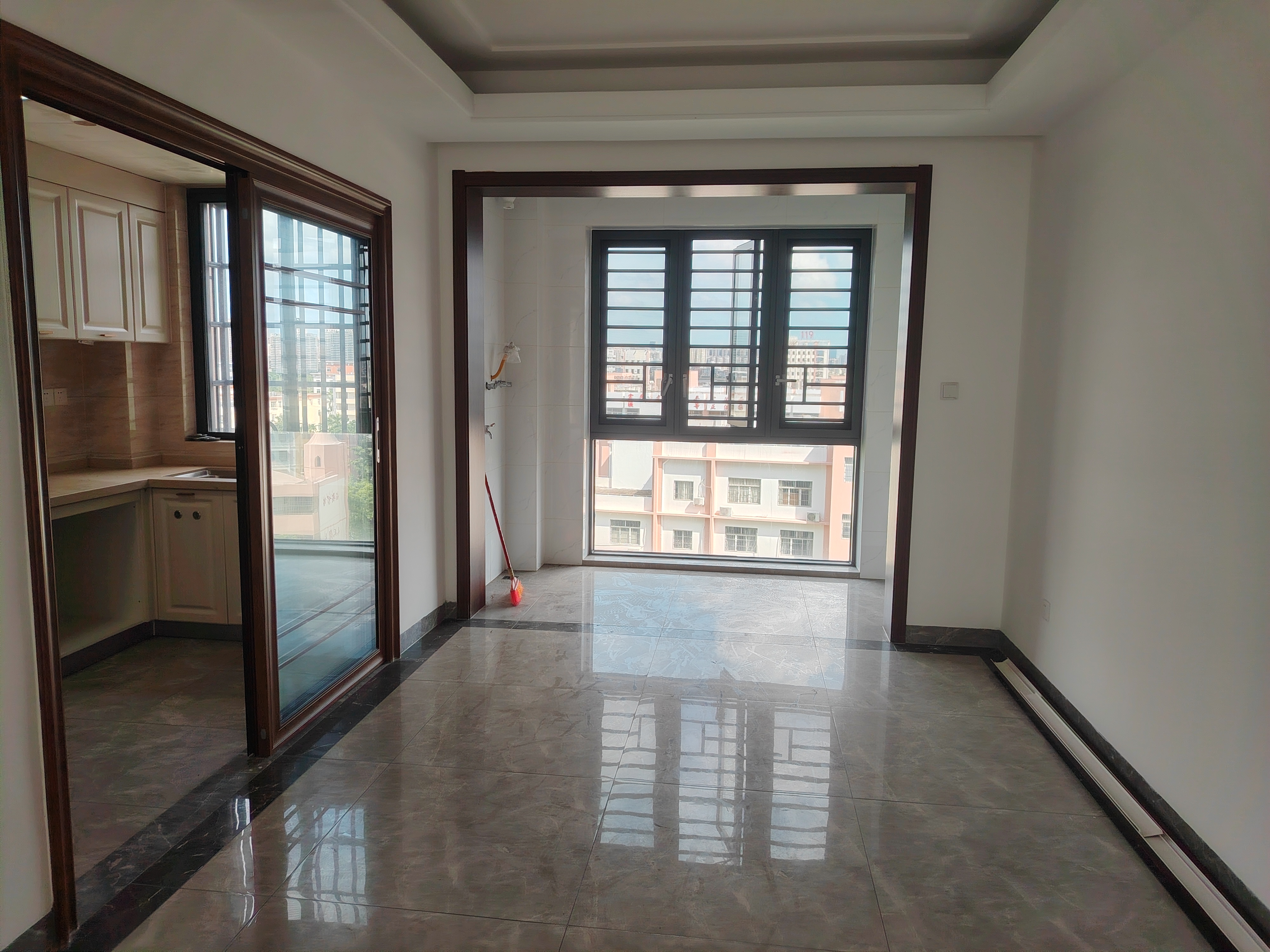 昌茂春天里 4室2厅2卫 3200.0元/月 昌茂春天里 4室2厅2卫 3200.0元/月室内图