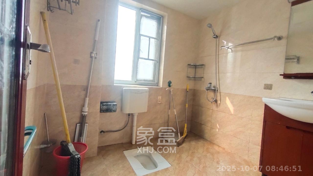丽发新城  4室2厅1卫    2200.0元/月室内图