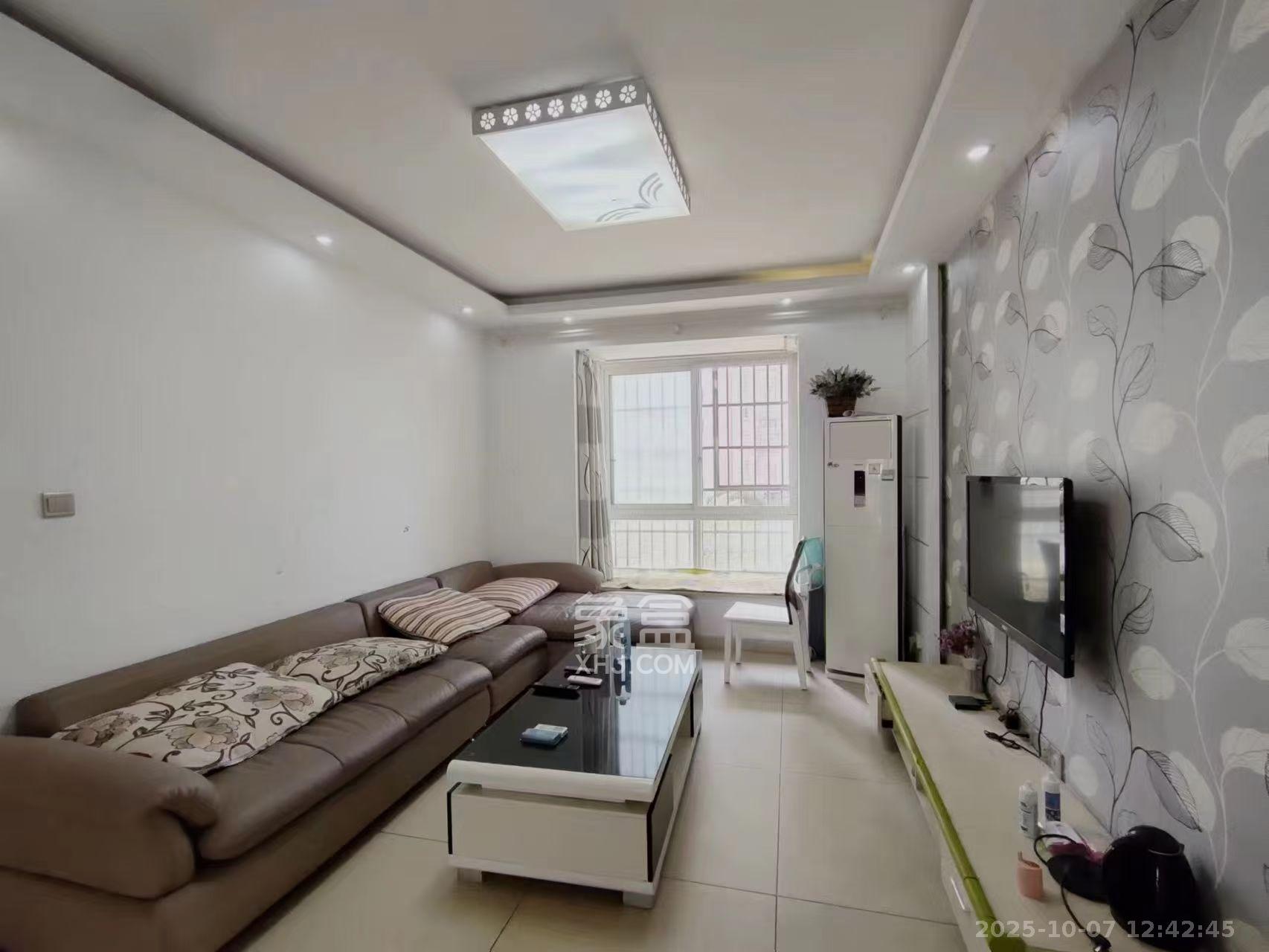 东业苹果社区  2室2厅1卫    1600.0元/月室内图