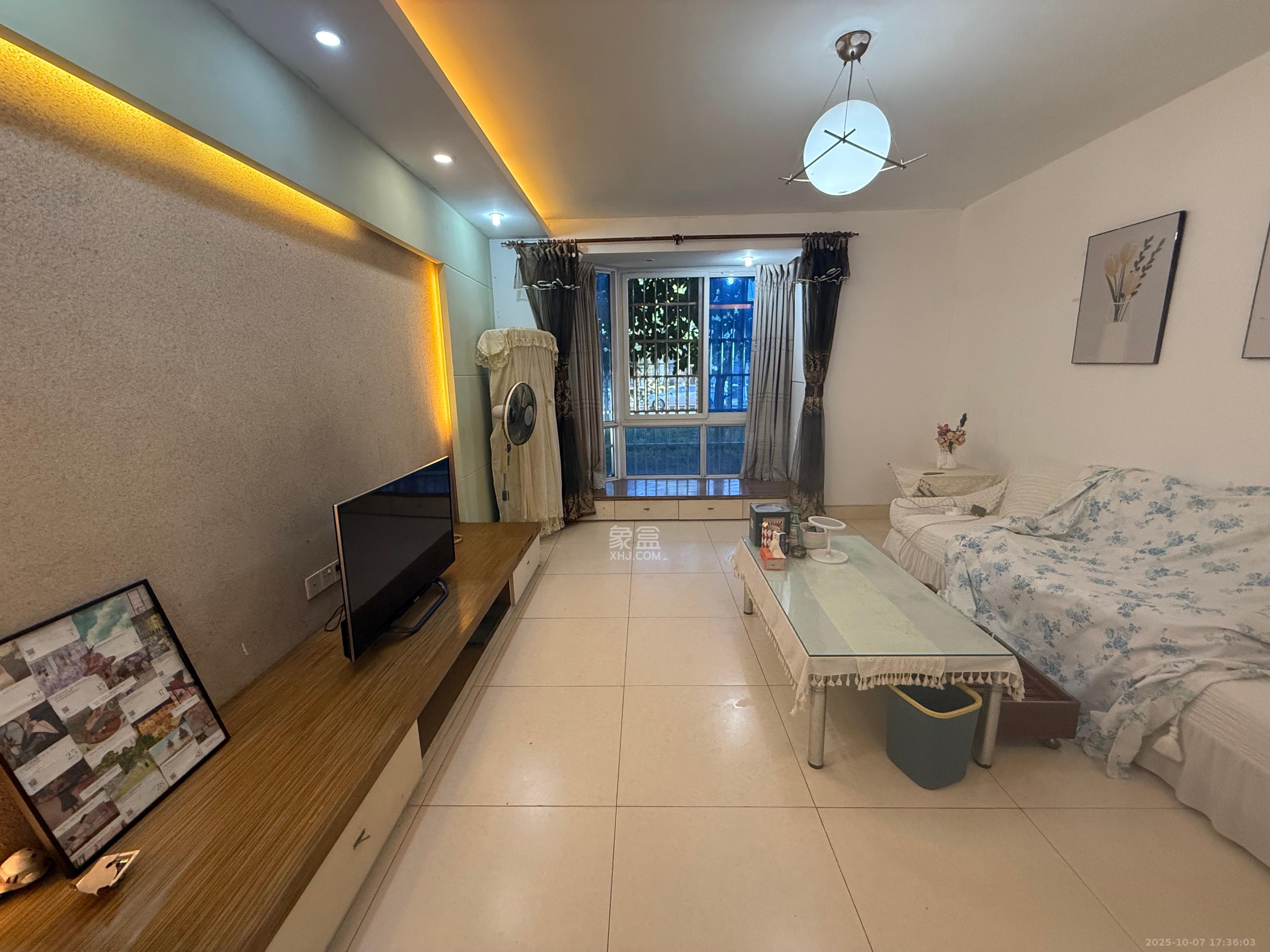 芙蓉苑 2室2厅2卫 2600.0元/月 芙蓉苑 2室2厅2卫 2600.0元/月室内图