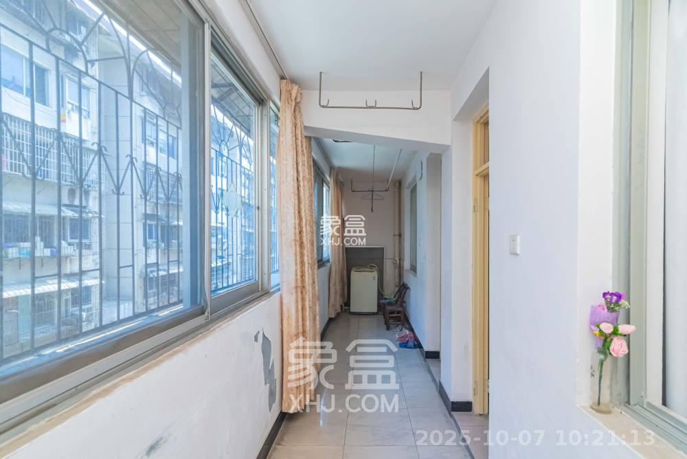 湖动社区新河市场（新河家具城）  2室2厅1卫    1500.0元/月室内图