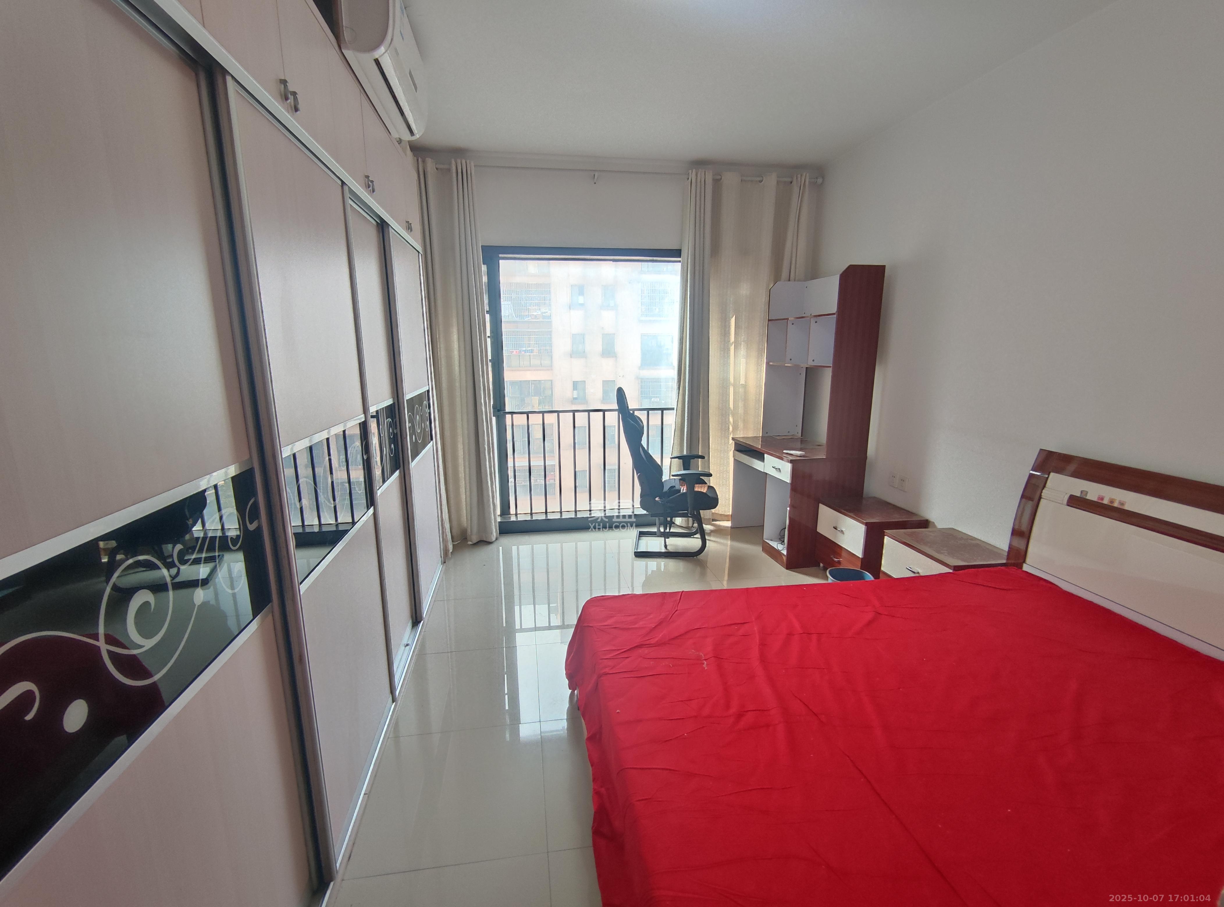 中城丽景香山园 3室2厅1卫 2600.0元/月 中城丽景香山园 3室2厅1卫 2600.0元/月室内图