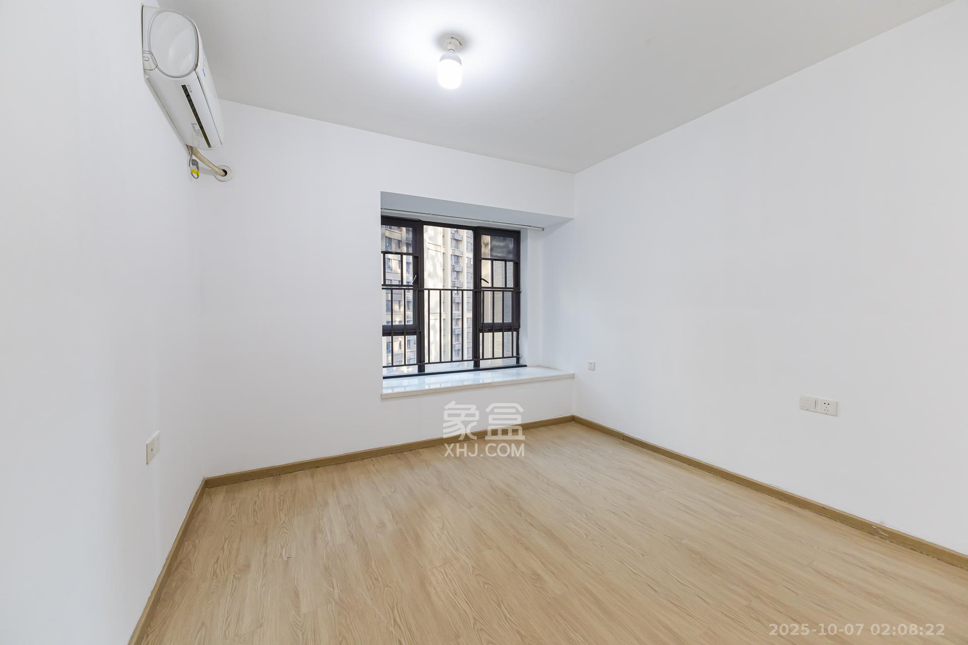 时代倾城二期 4室2厅2卫 83.8万 时代倾城二期 4室2厅2卫 83.8万卧室