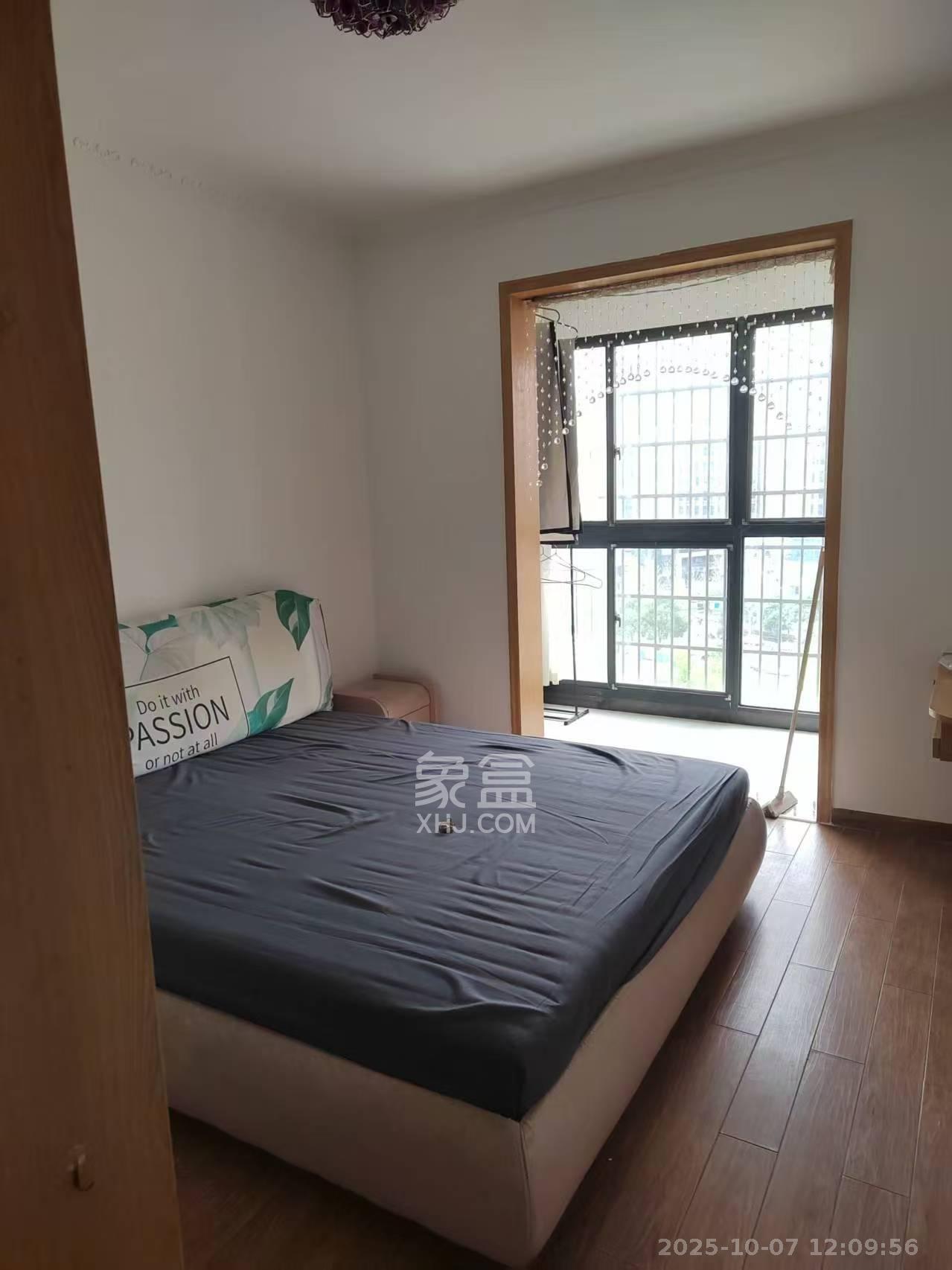 洋湖景园  3室2厅1卫    2400.0元/月室内图