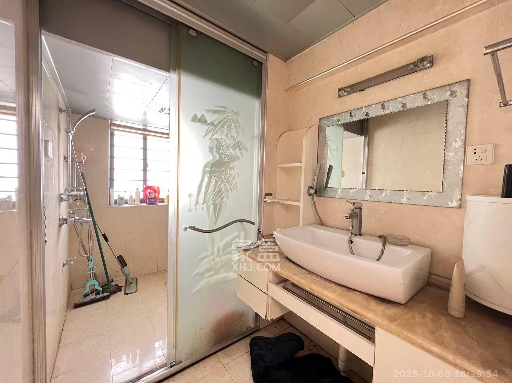 西子花苑  3室2厅2卫    3000.0元/月 西子花苑  3室2厅2卫    3000.0元/月室内图