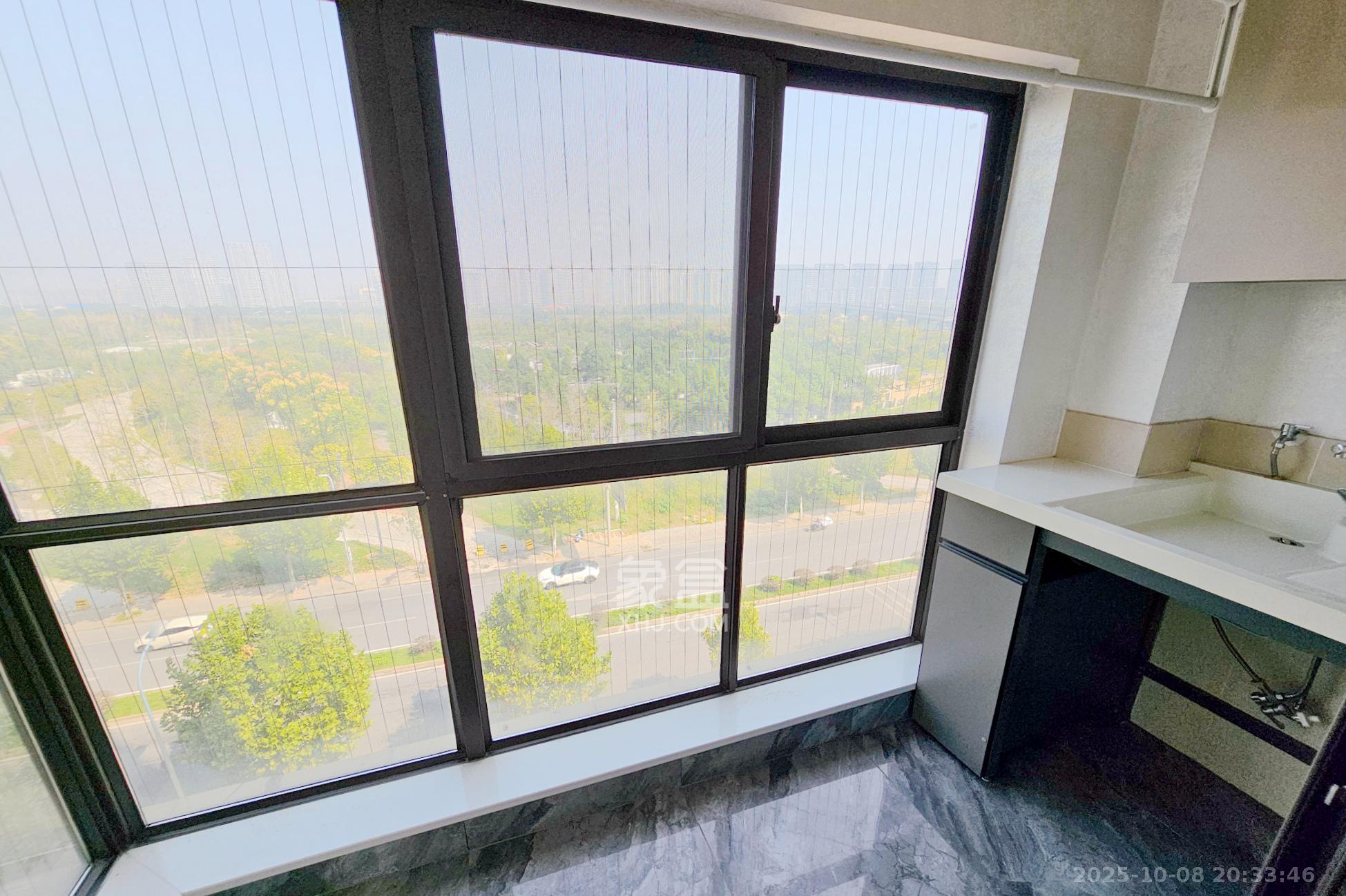 阳光城尚东湾青柠园 4室2厅2卫 130.0万 阳光城尚东湾青柠园 4室2厅2卫 130.0万阳台