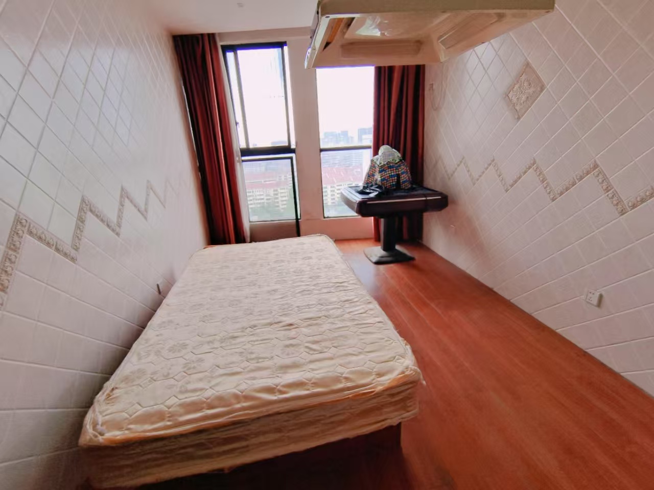 世纪嘉苑 4室2厅2卫 2000.0元/月 世纪嘉苑 4室2厅2卫 2000.0元/月室内图