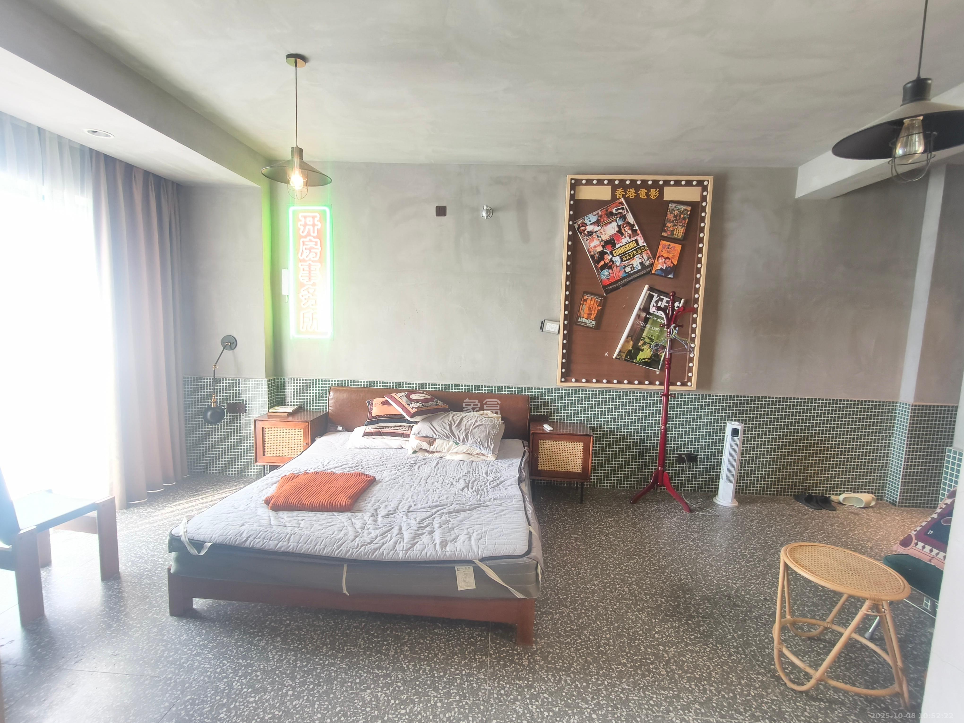 新青年公寓  1室1厅1卫    2000.0元/月室内图