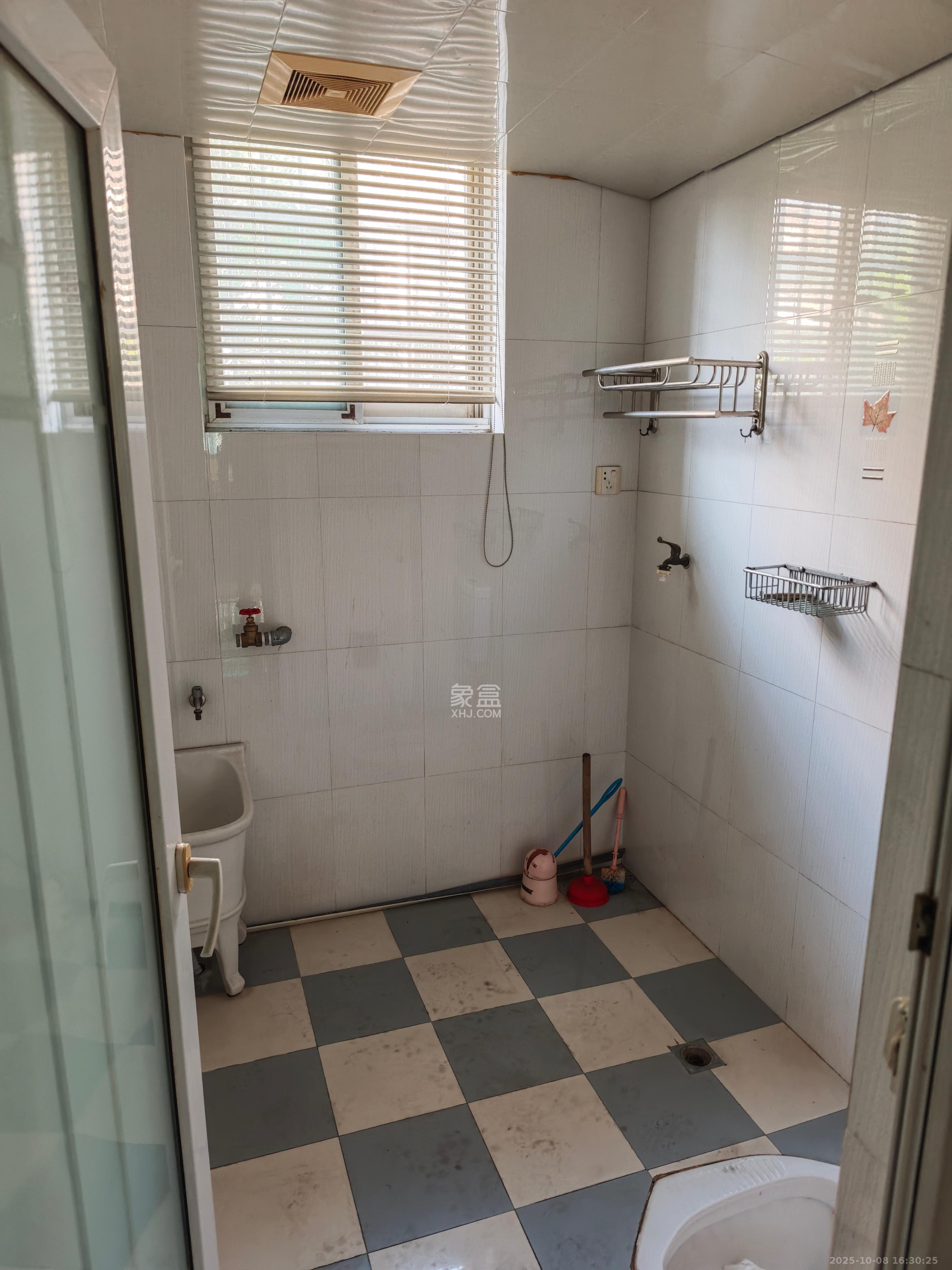 湘卫花苑  4室2厅2卫    2900.0元/月 湘卫花苑  4室2厅2卫    2900.0元/月室内图